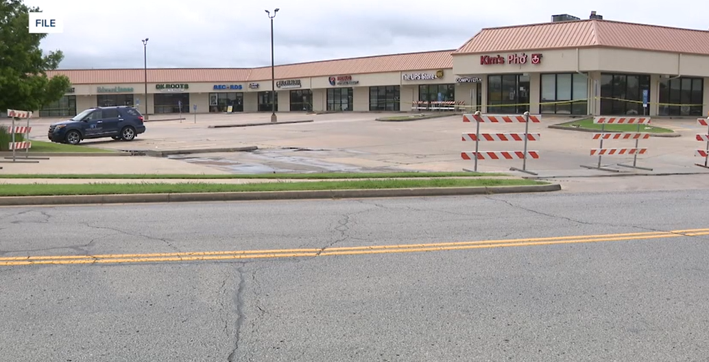 Owasso shopping center reopened.PNG