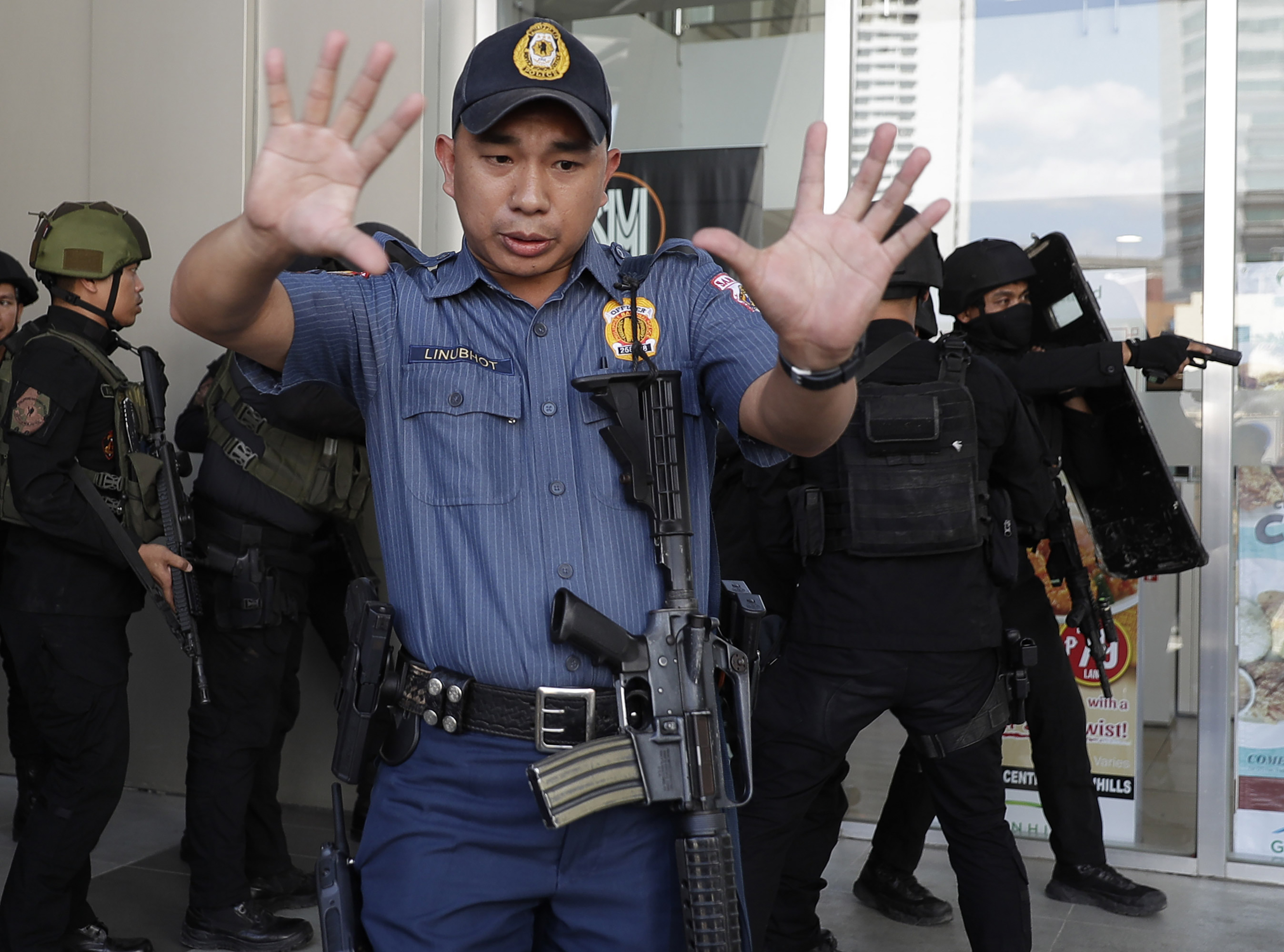 Philippines Mall Standoff