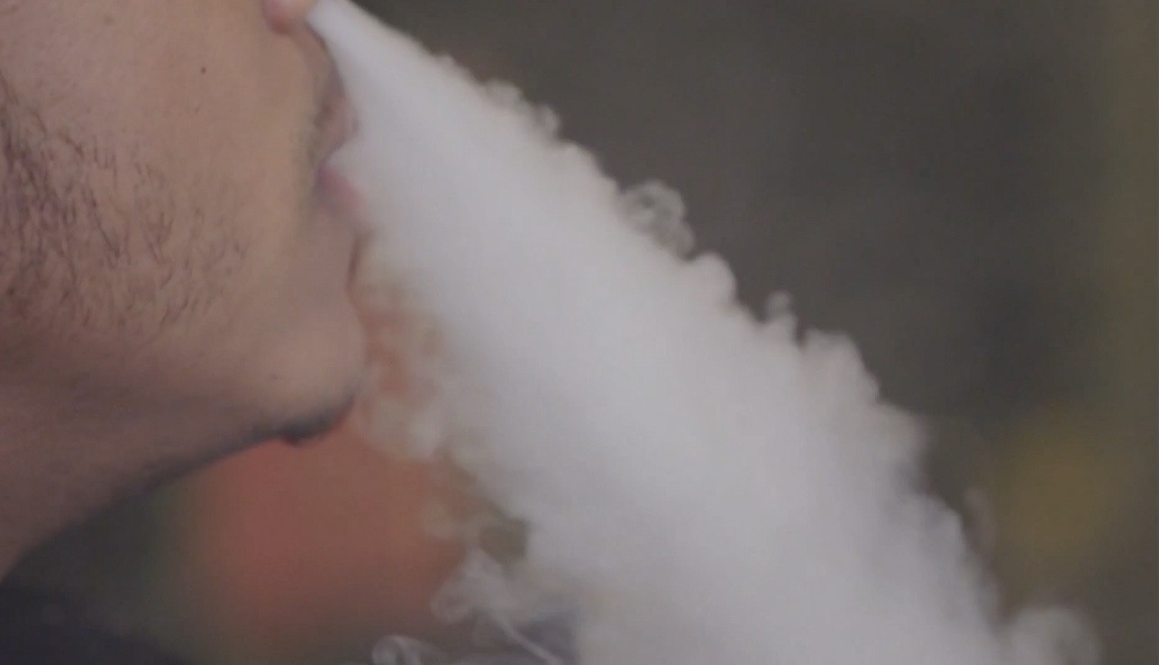 VAPING.jpg