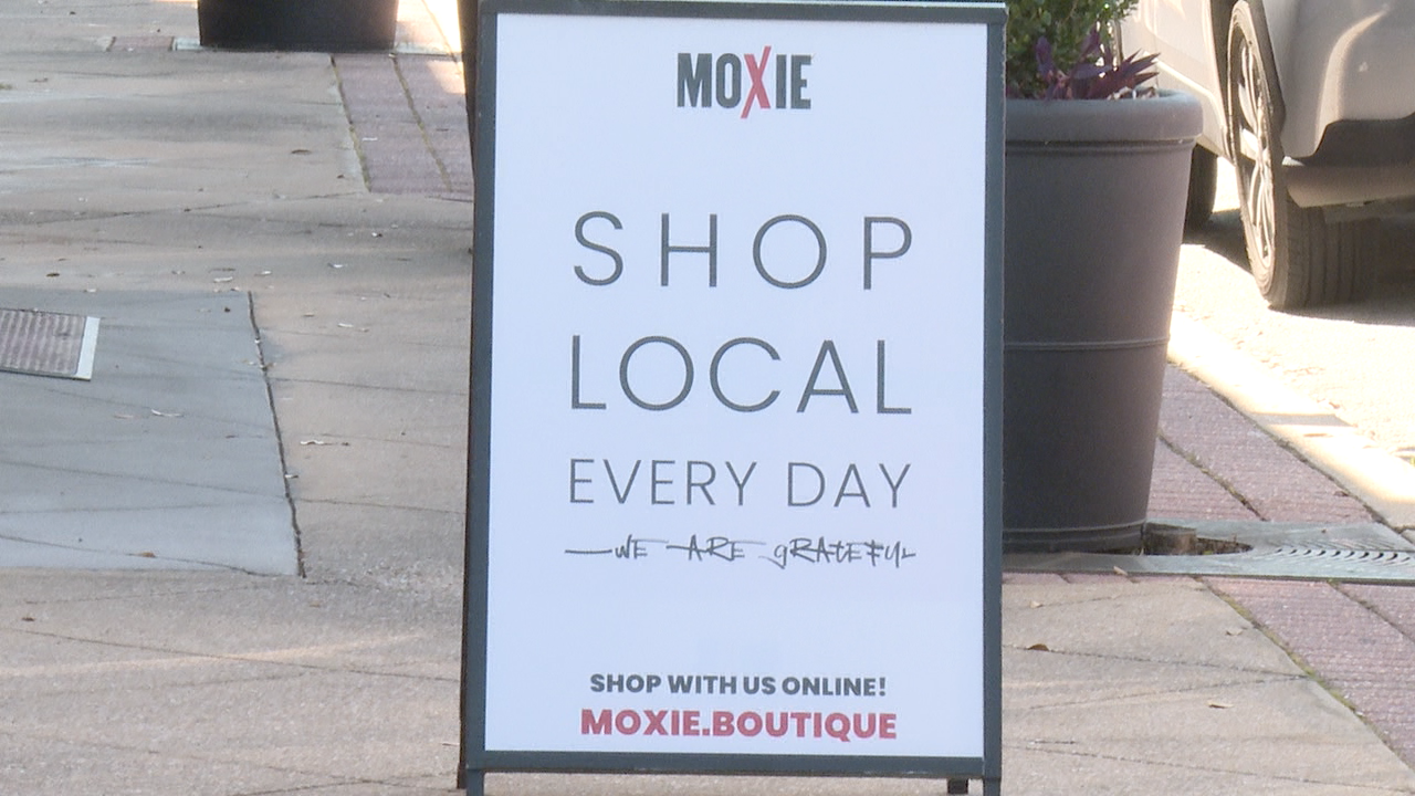 MOXIE BOUTIQUE SHOP SIGN