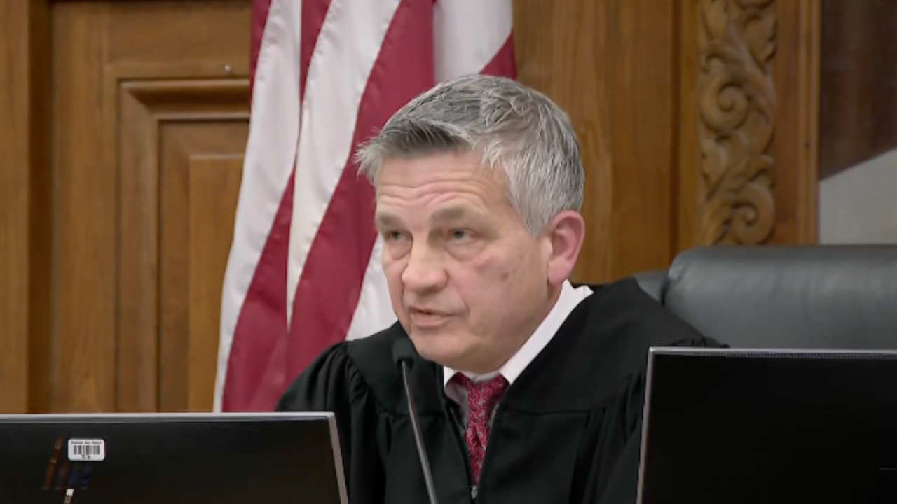 Judge orders city, MPS to split sro costs