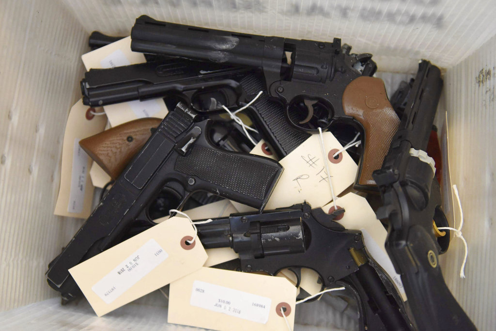 1000 Guns