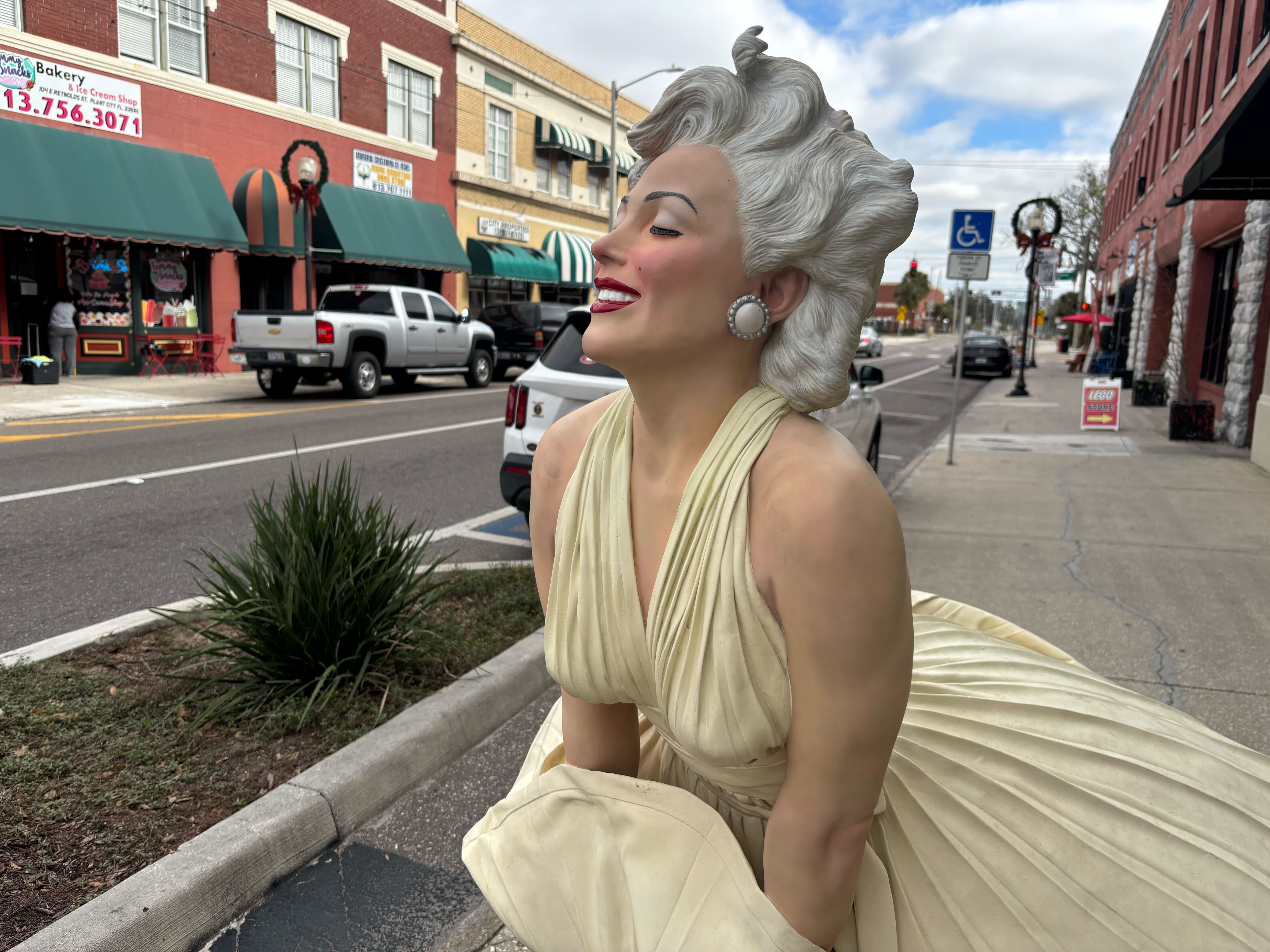 Plant City sculpture