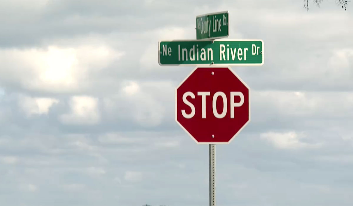 Indian River Dive stop sign 