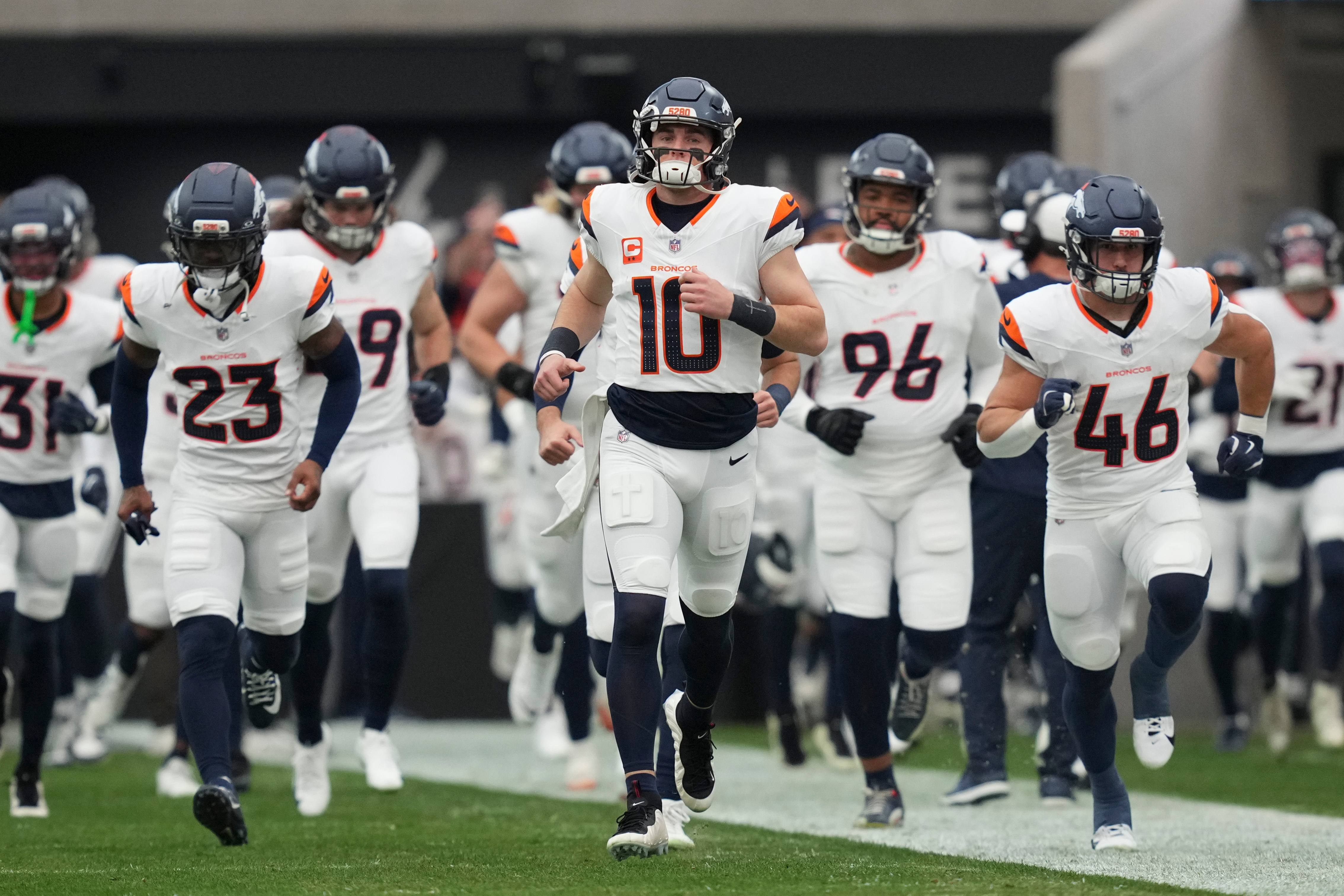 Broncos Raiders Football