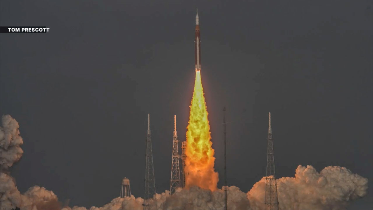 Tom Prescott photo of Artemis II launch on April 1, 2026.