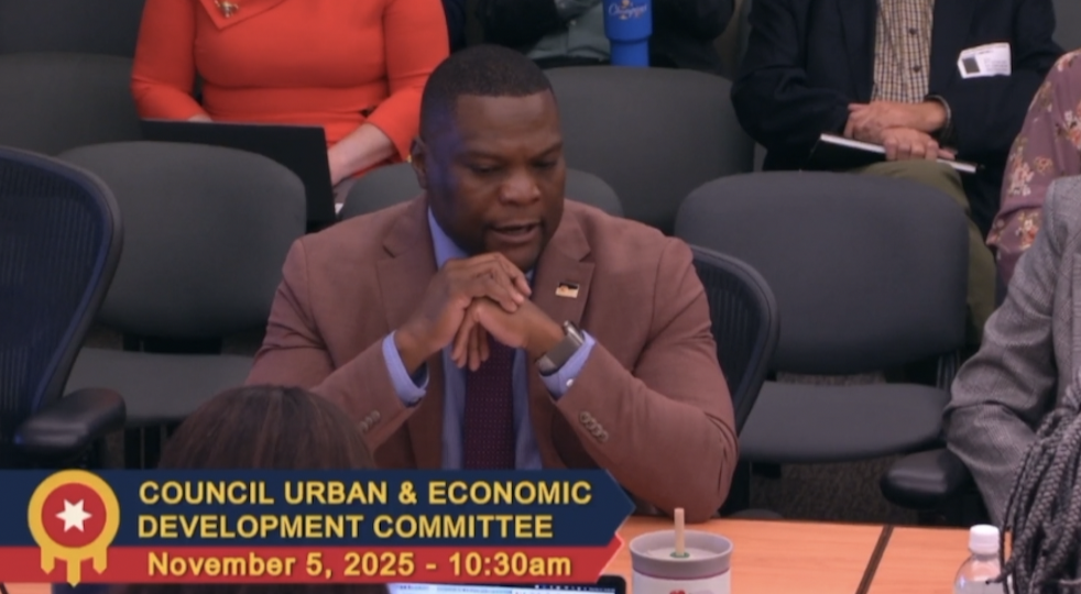 Mayor Monroe Nichols speaking to Nov. 5 council