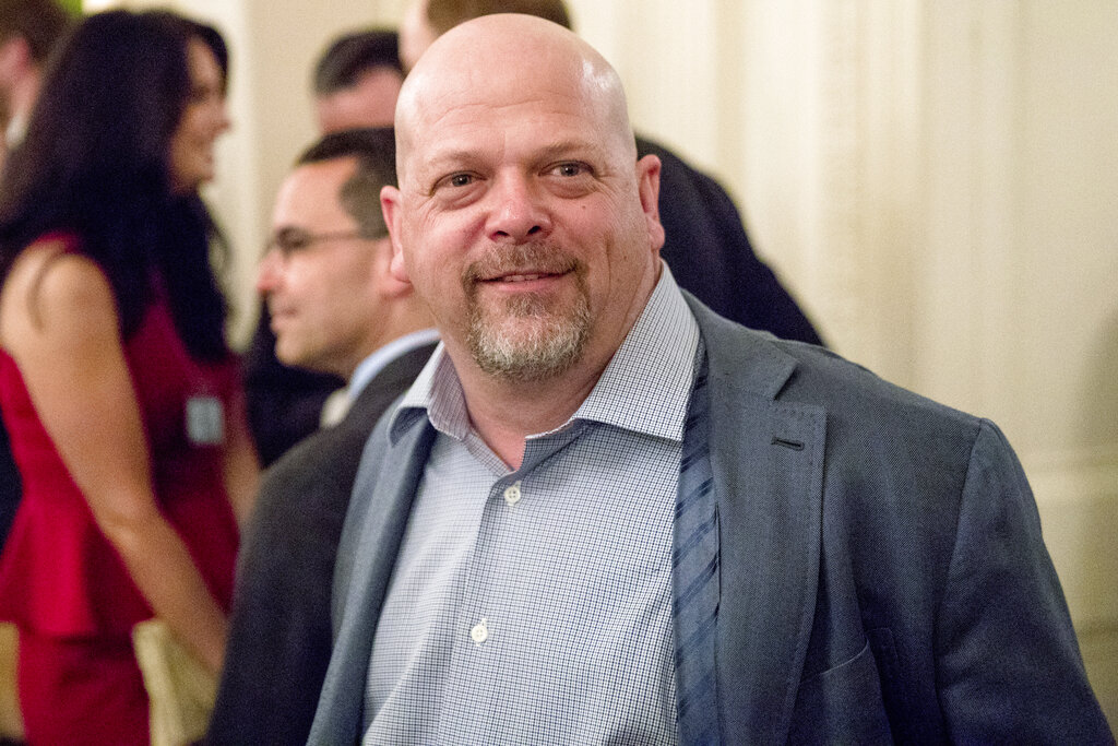 Pawn Stars Mother Sues
