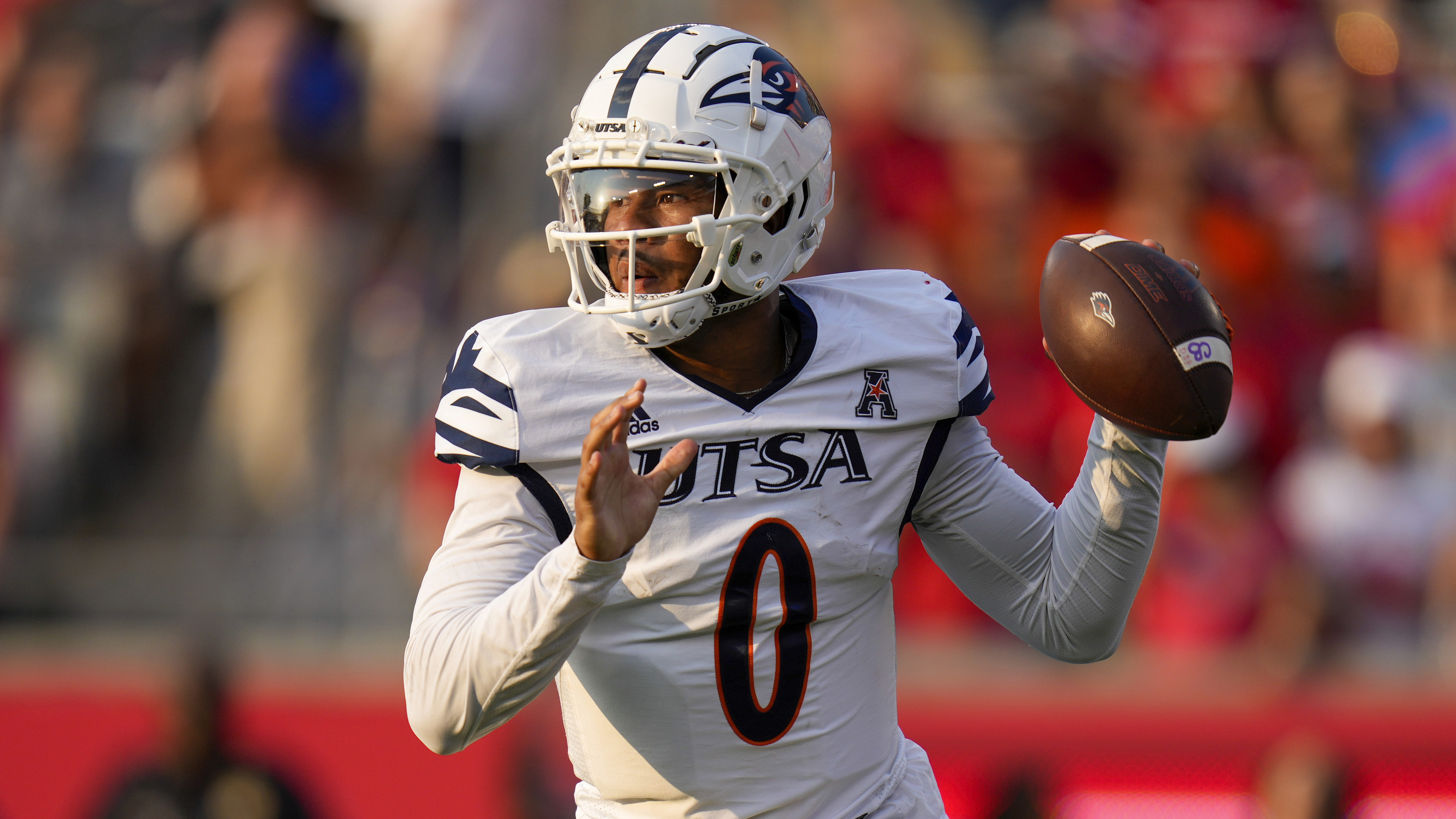 UTSA Roadrunners QB Frank Harris throws at Houston Cougars, Sept. 2, 2023