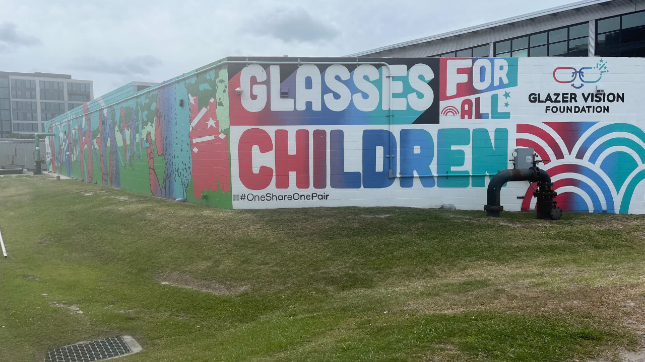 One selfie equals one pair of glasses for children in need