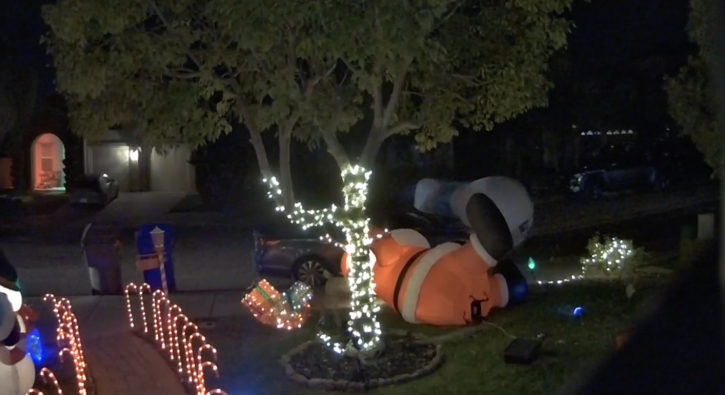 Video shows thieves targeting inflatables, holiday decor in San Marcos neighborhood
