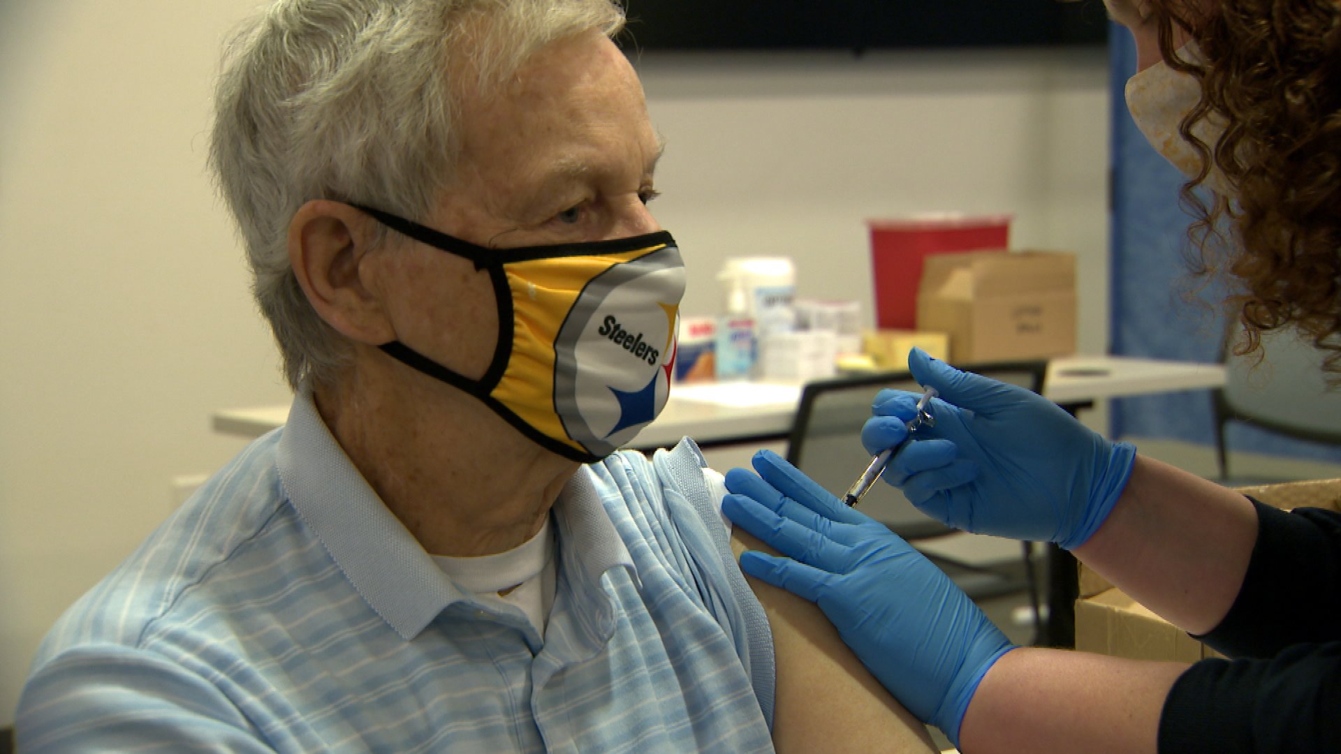 Hundreds of Nashville seniors receive first dose of COVID-19 vaccine
