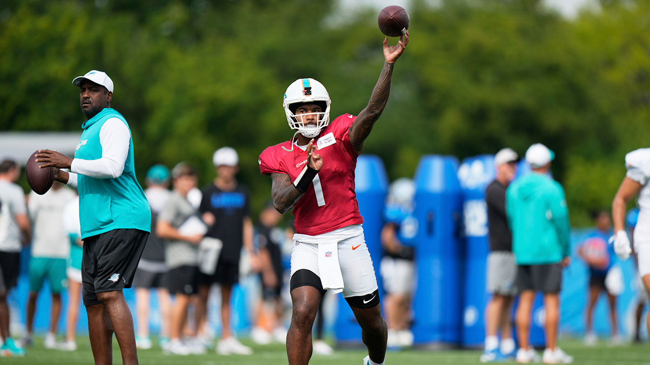 Miami Dolphins quarterback Tua Tagovailoa warms up during an NFL football joint training camp with the Detroit Lions, Wednesday, Aug. 13, 2025, in Allen Park, Mich.