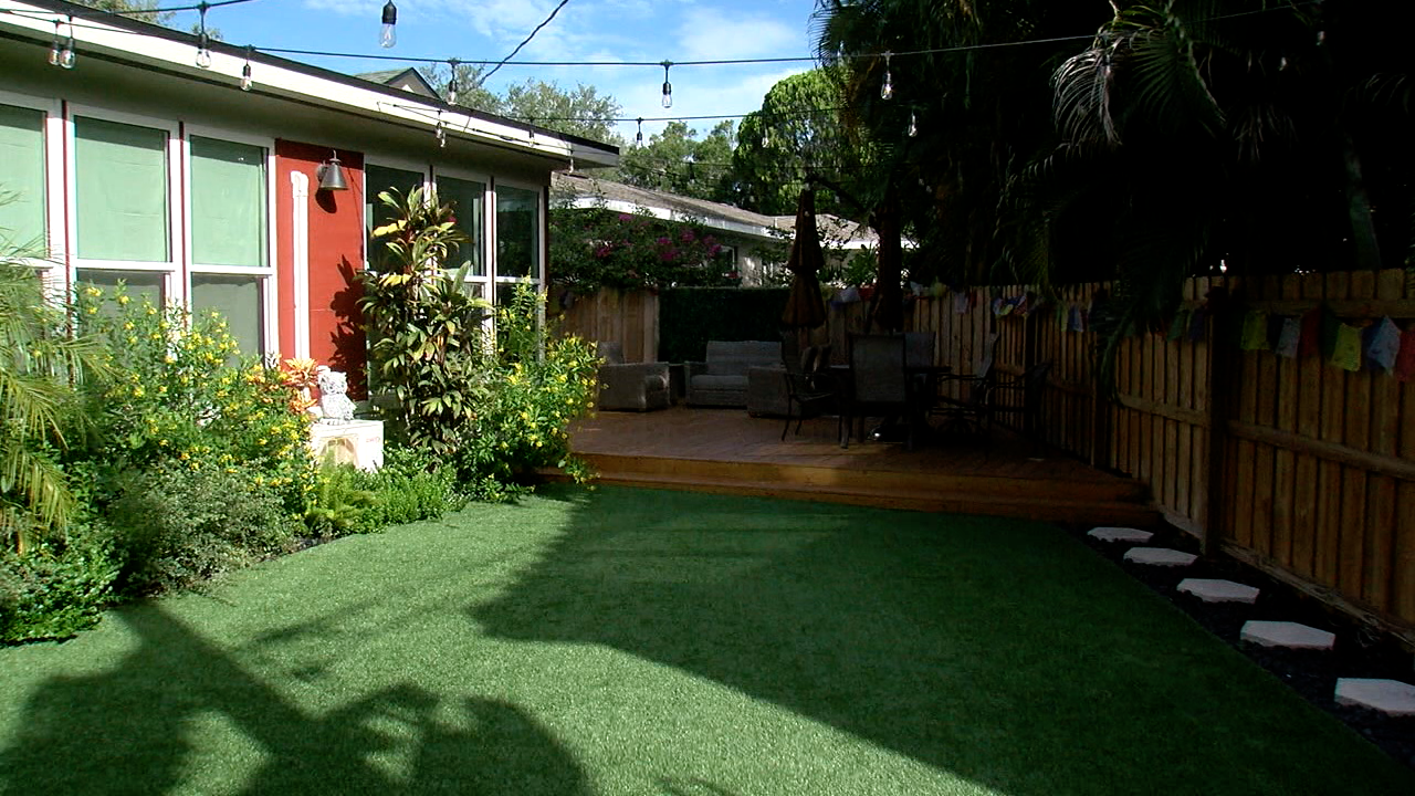 artifical turf St. Petersburg house.png