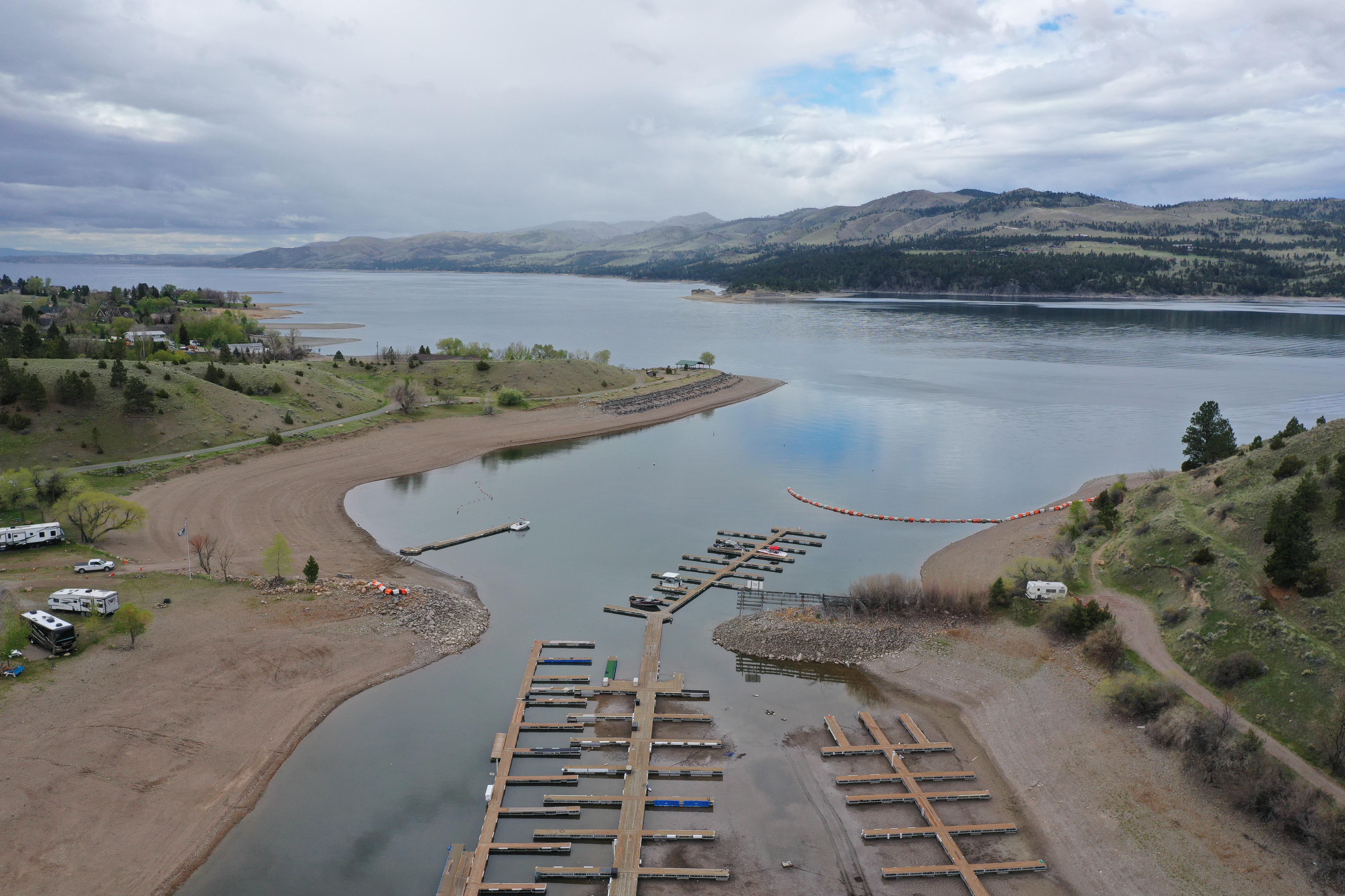 Historically low water levels leaves docks dry, boat launches unusable