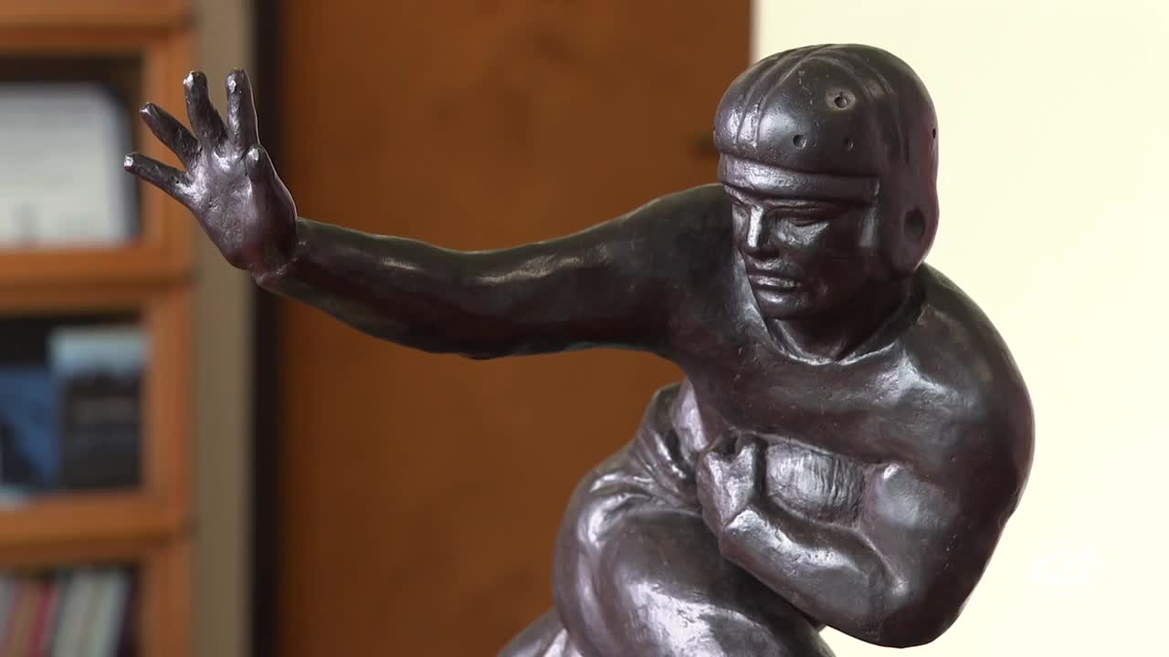 Charlie Ward's Heisman Trophy to be displayed at downtown library through August