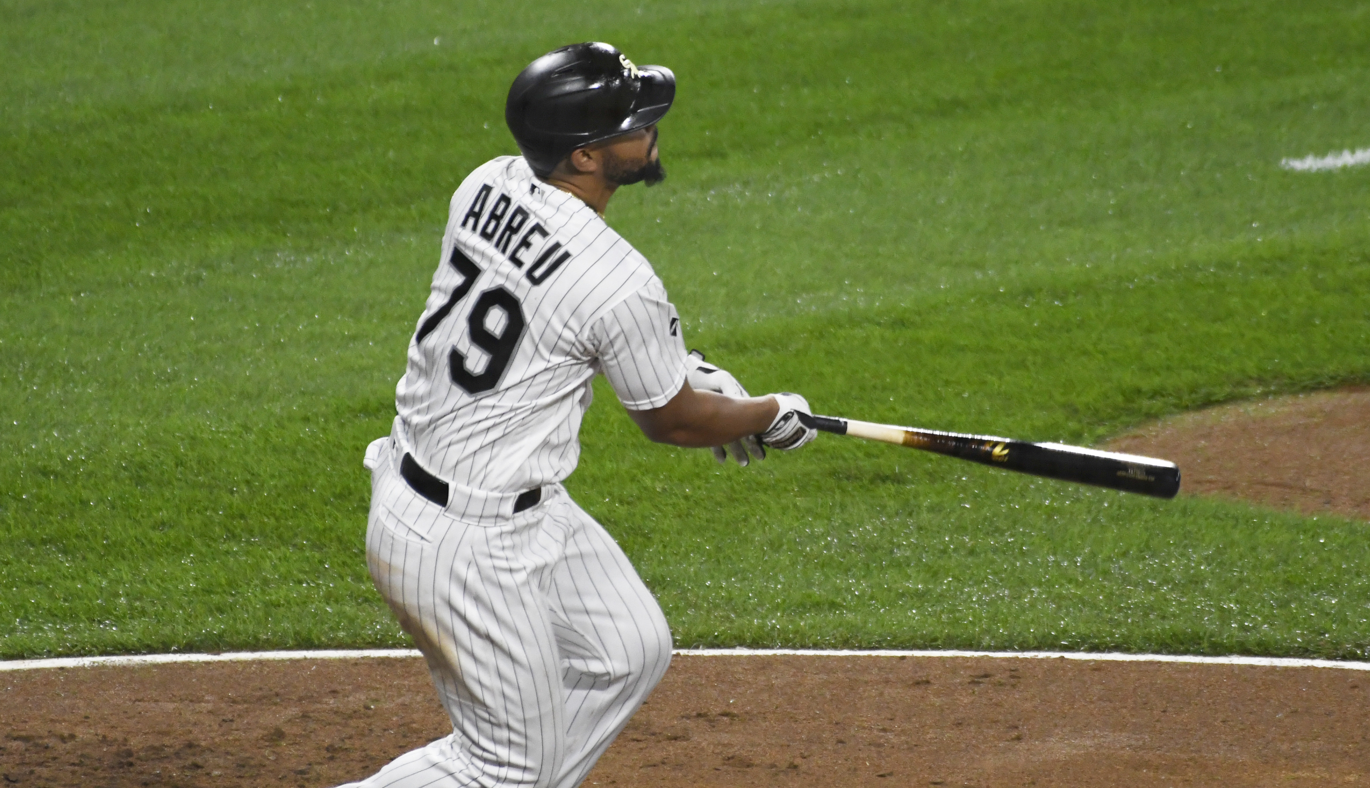 White Sox overwhelm Tigers, 14-0