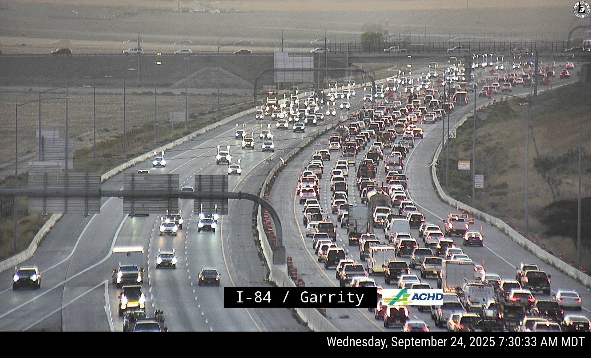 Eastbound traffic on I-84 / Garrity fully backed up