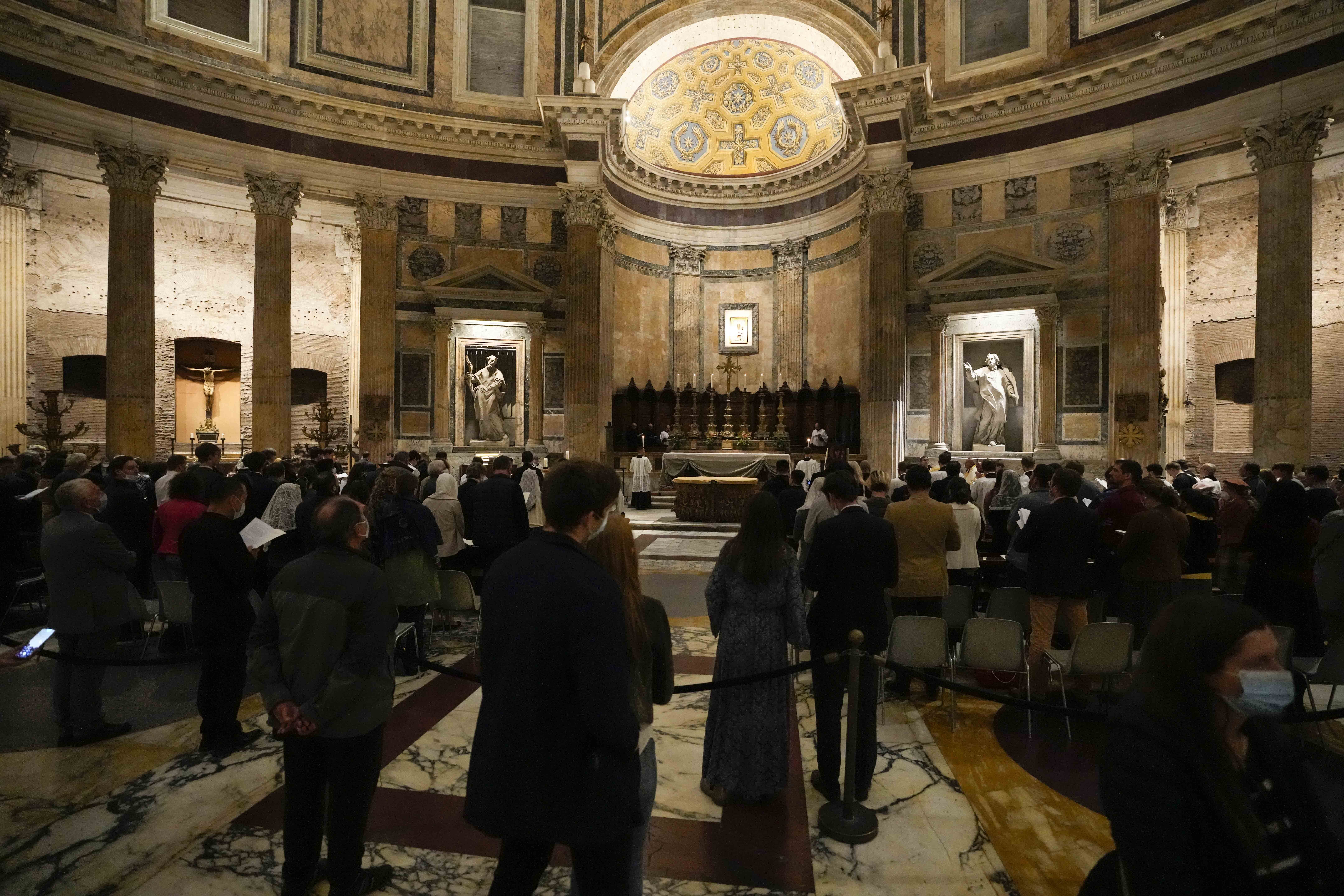 Vatica Latin Mass