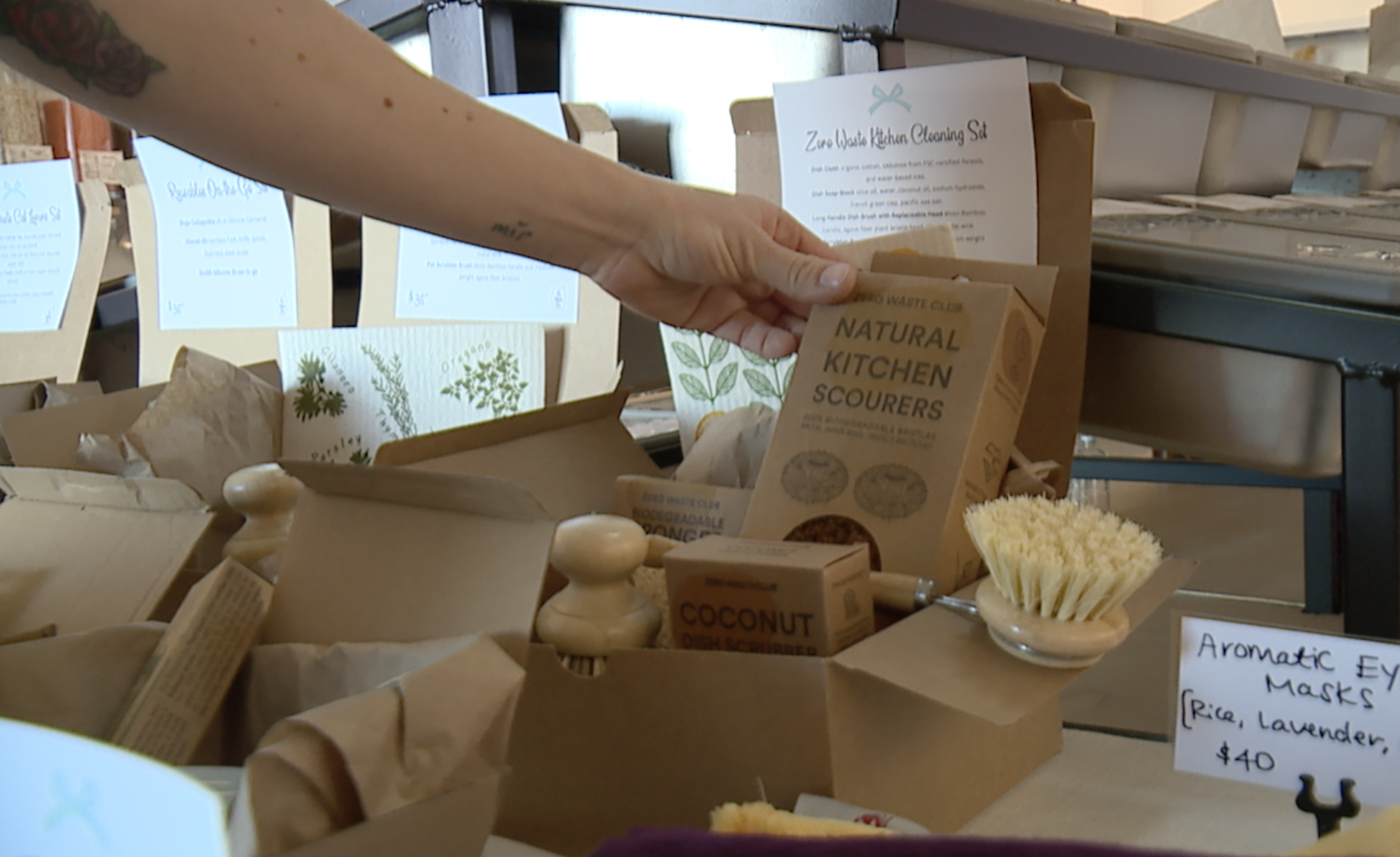 Small businesses push for sustainable shopping during the holidays