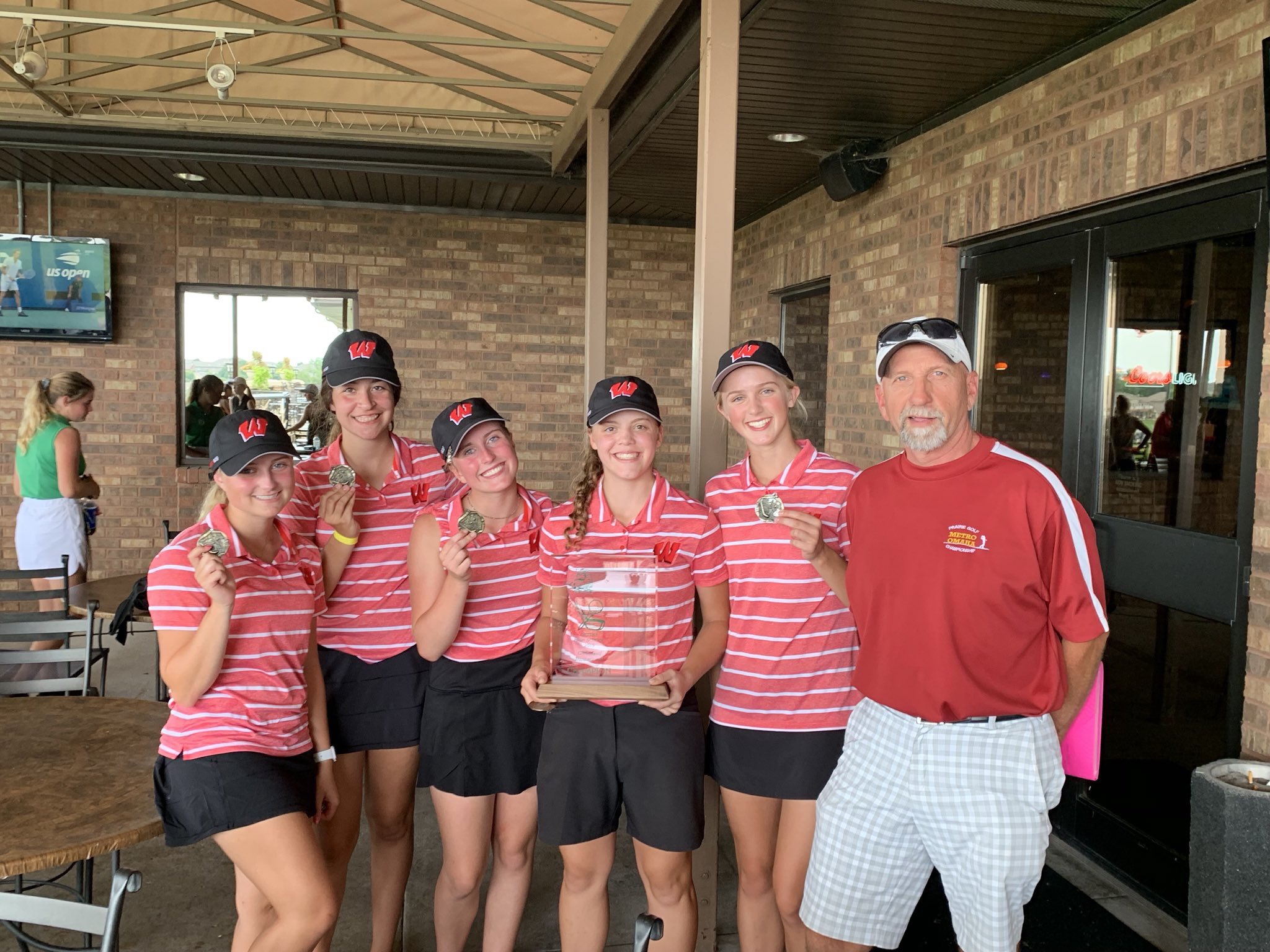 Barry Glanzer with girls varsity golf team.jpeg