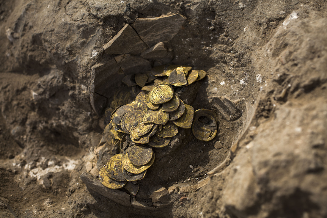 Israeli dig unearths large trove of early Islamic gold coins