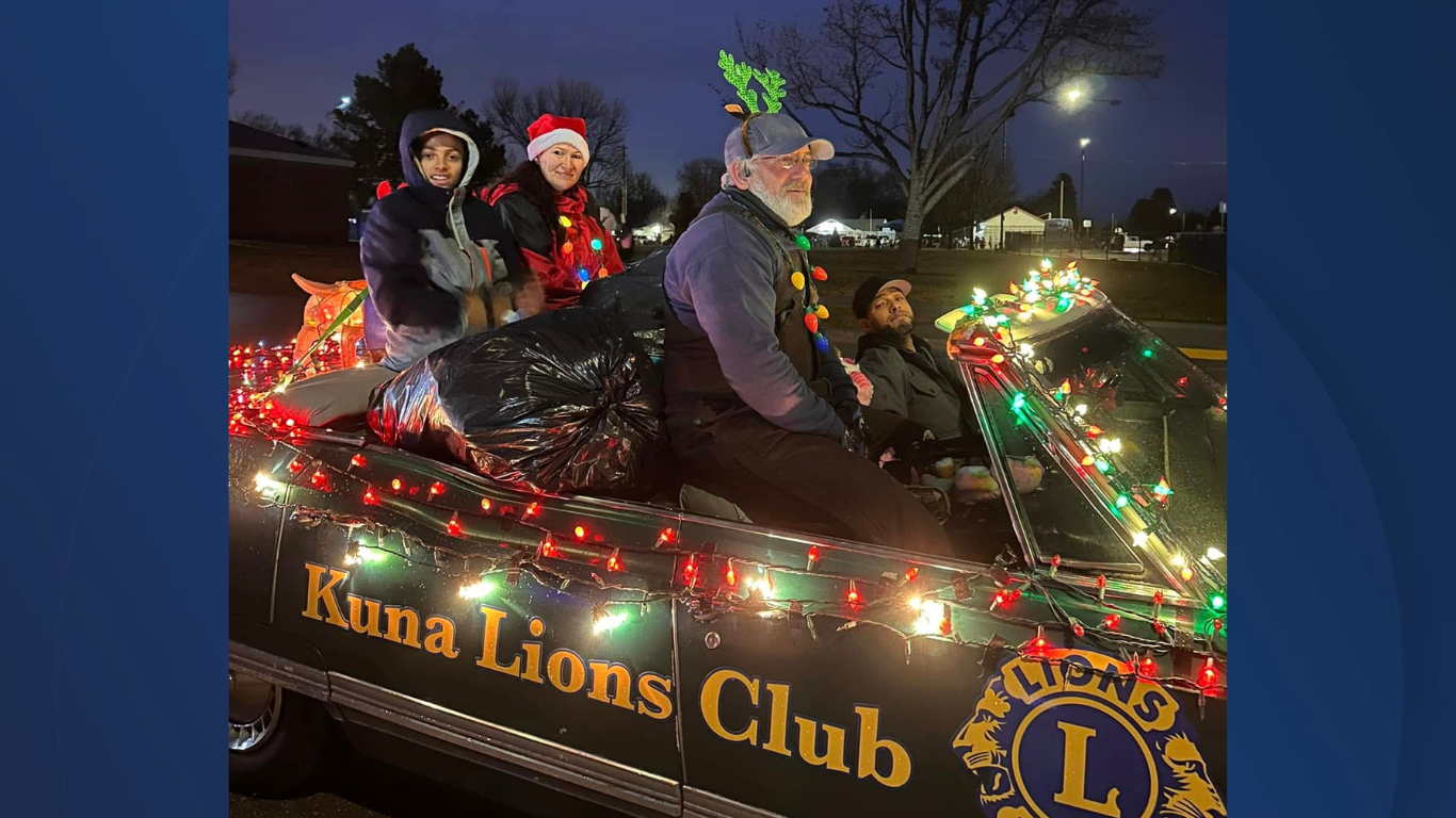 kuna christmas parade.png
