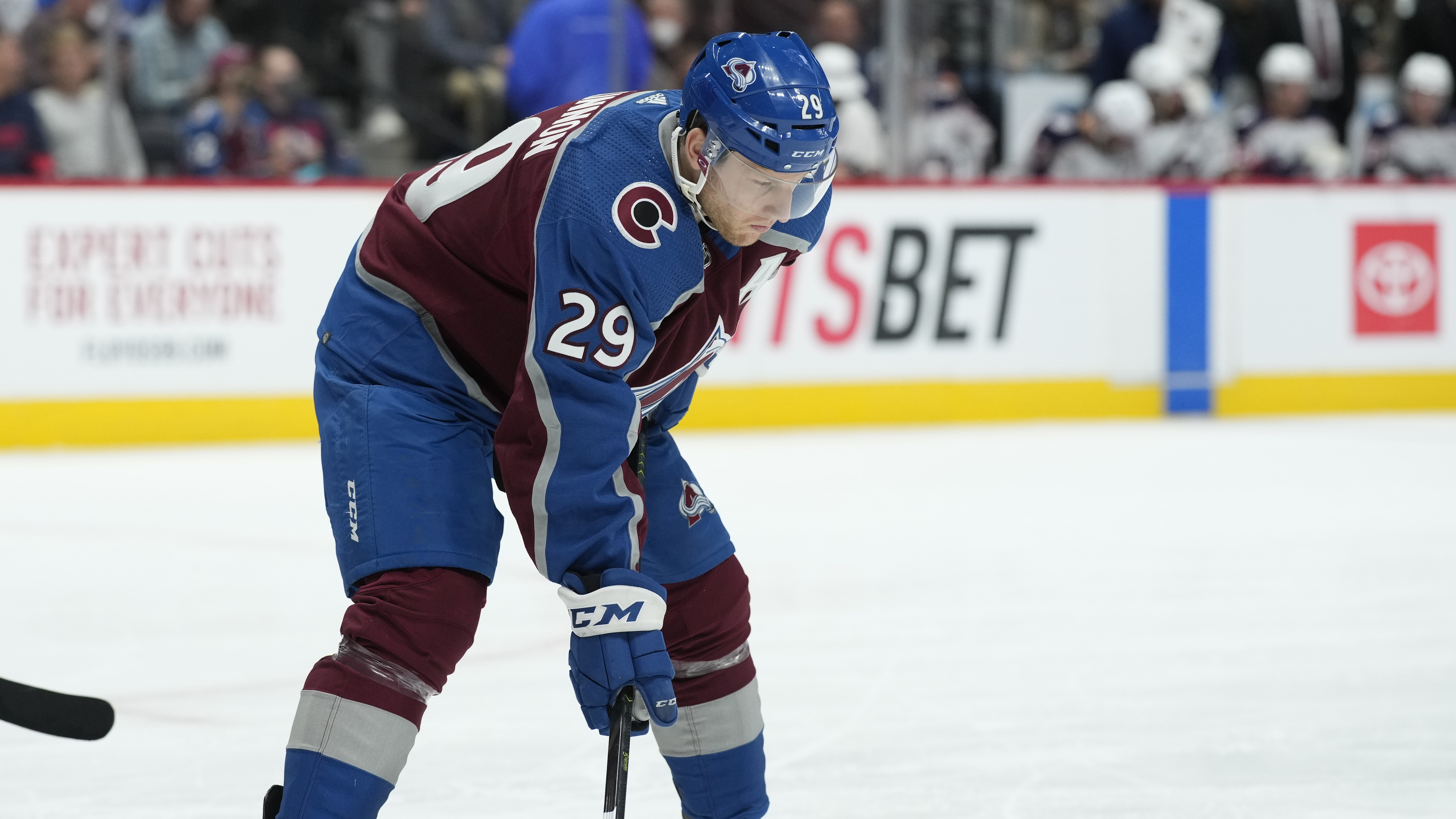Avs' MacKinnon out '3 weeks or so' with lower-body injury