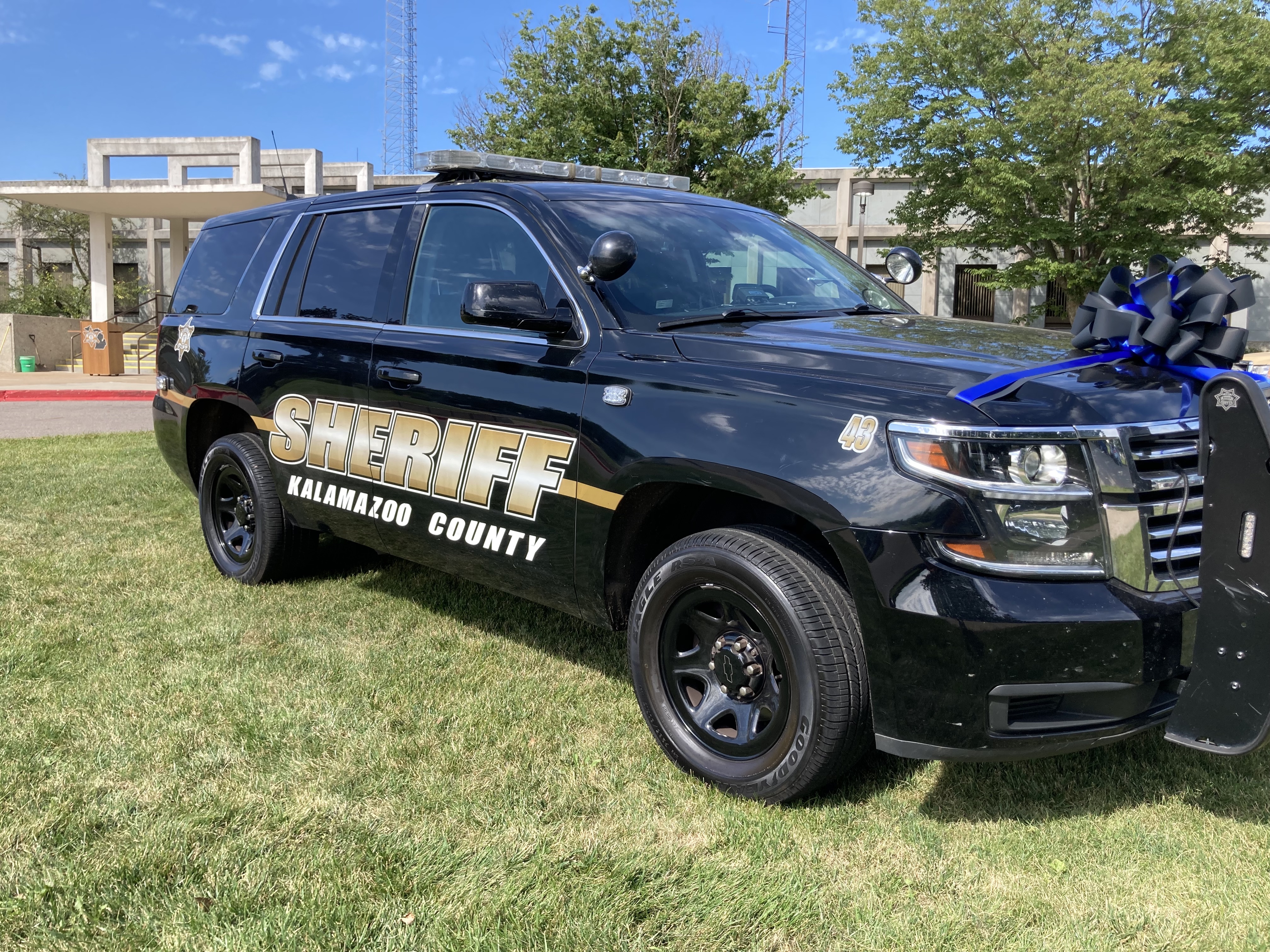 Kzoo Co. Sheriff Office honor Proxmire pic 1.jpg