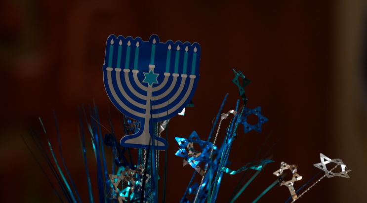 "I don't know of a synagogue in America that doesn't have an armed guard," Springs Jewish community reacts to Australia shooting