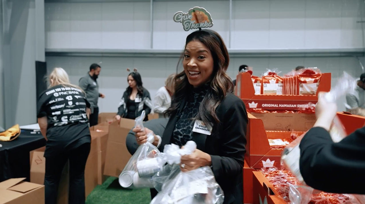 Holiday meal packing - Las Vegas Raiders and United Way of Southern Nevada -3.png