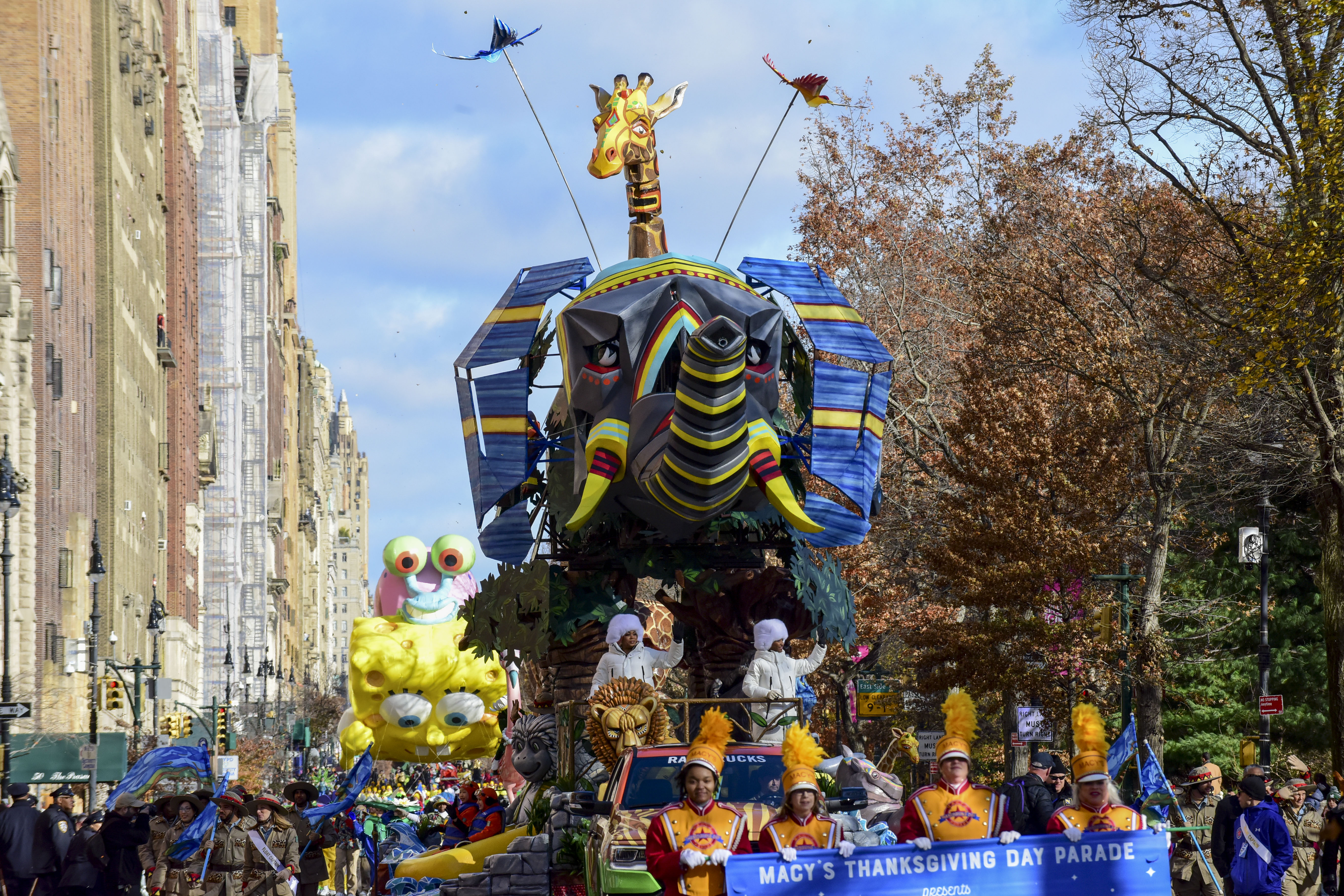Kalahari Resorts Splashin Safari Float Will Be In Macy S Thanksgiving Day Parade