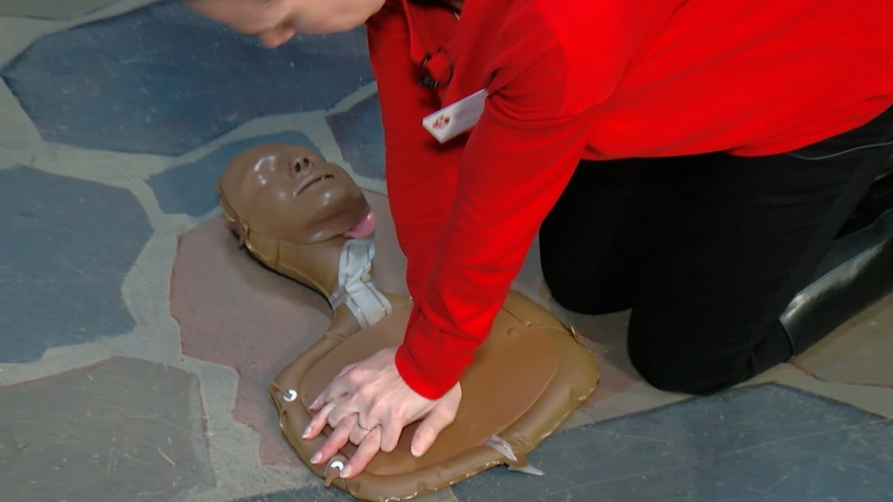 Terrifying cardiac arrest of Damar Hamlin offers life-saving CPR lesson - Vimarsana News