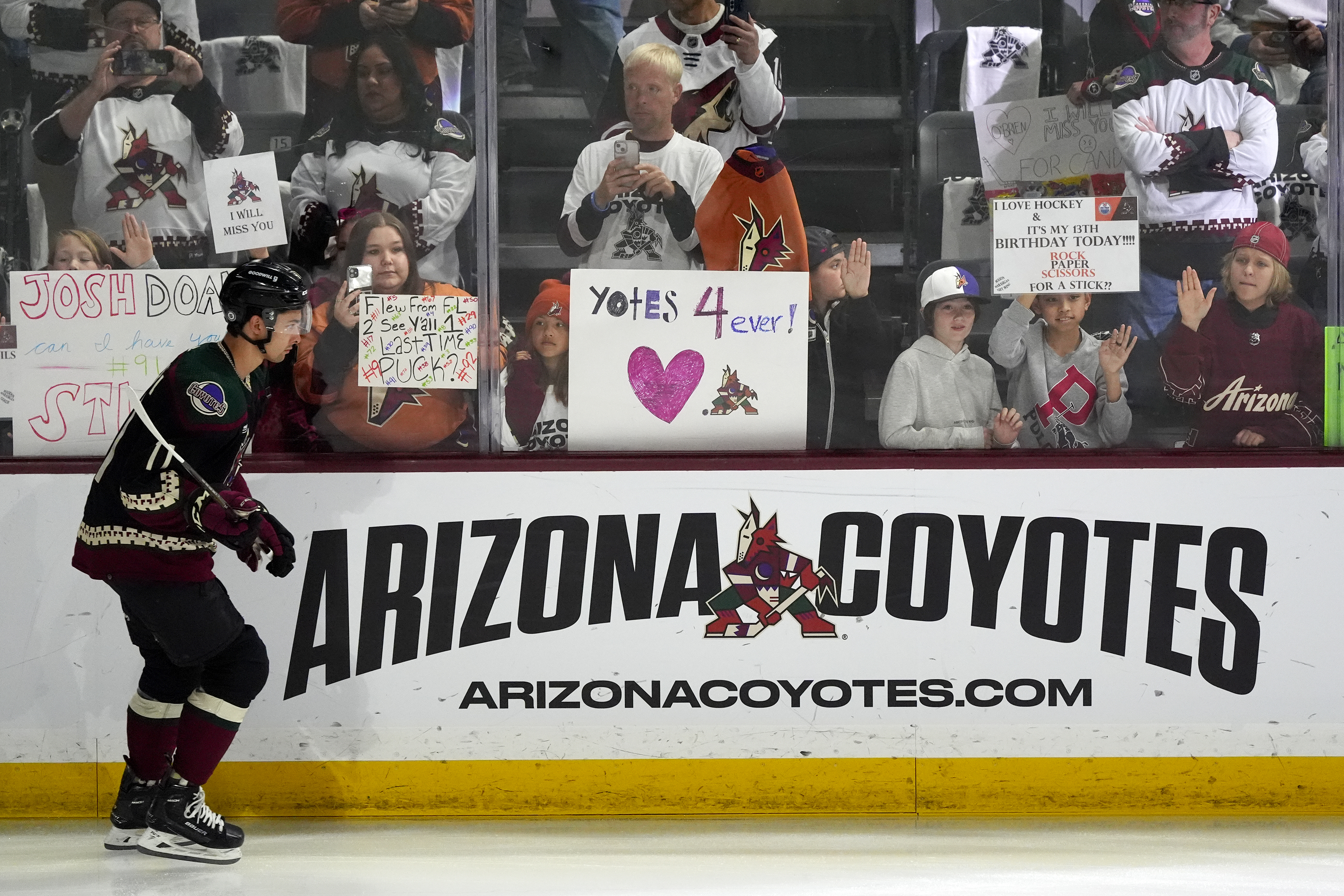 Oilers Coyotes Hockey