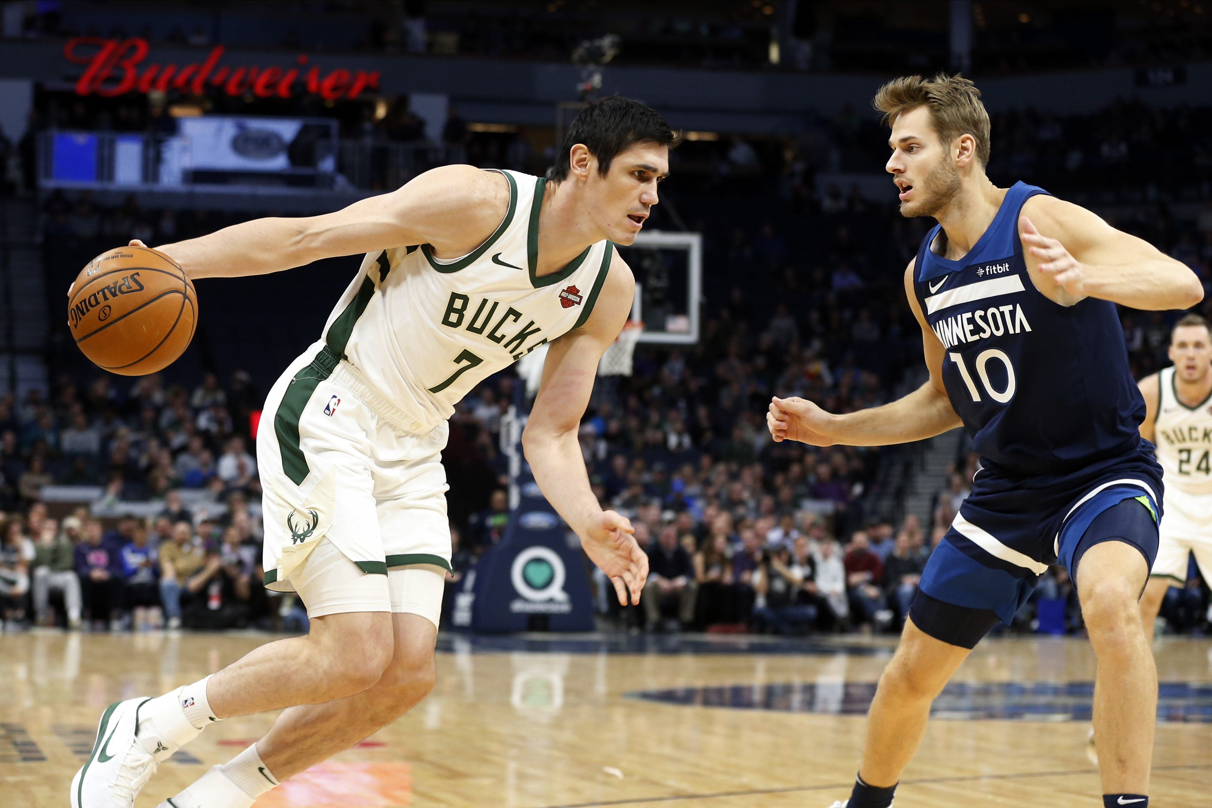 Ersan Ilyasova, Jake Layman