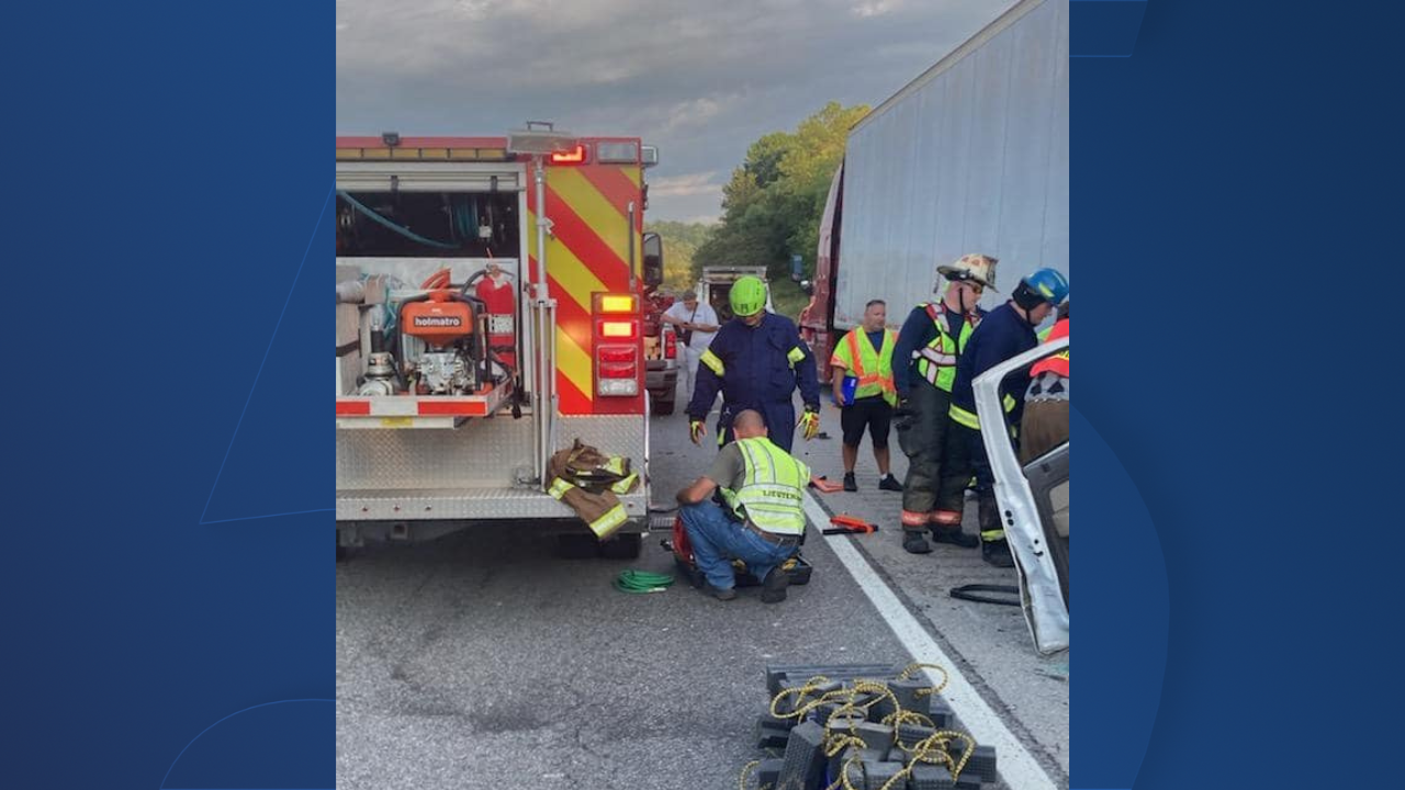 Smith County semi crash 