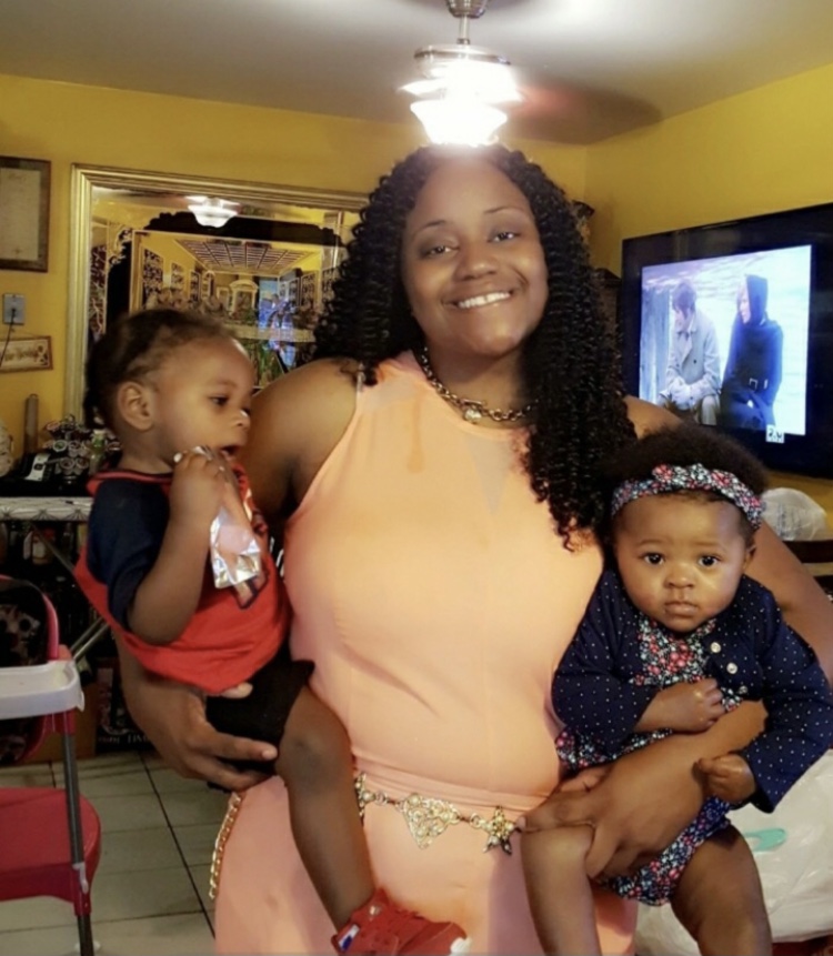 Scholarship program supports single mothers furthering education: 'I feel like I can breathe now'