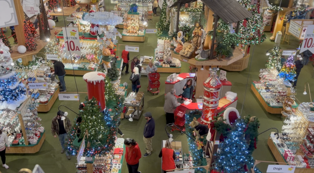 Bronner's CHRISTmas Wonderland - inside