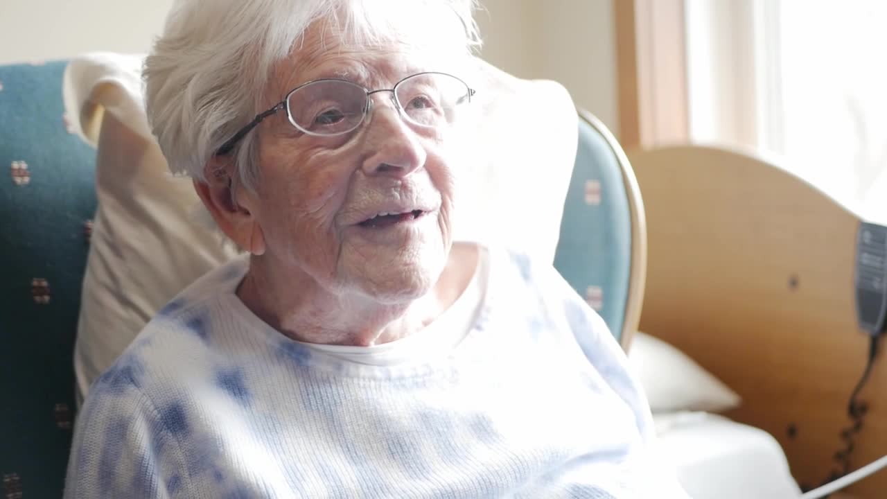 Lola Vancampen 107