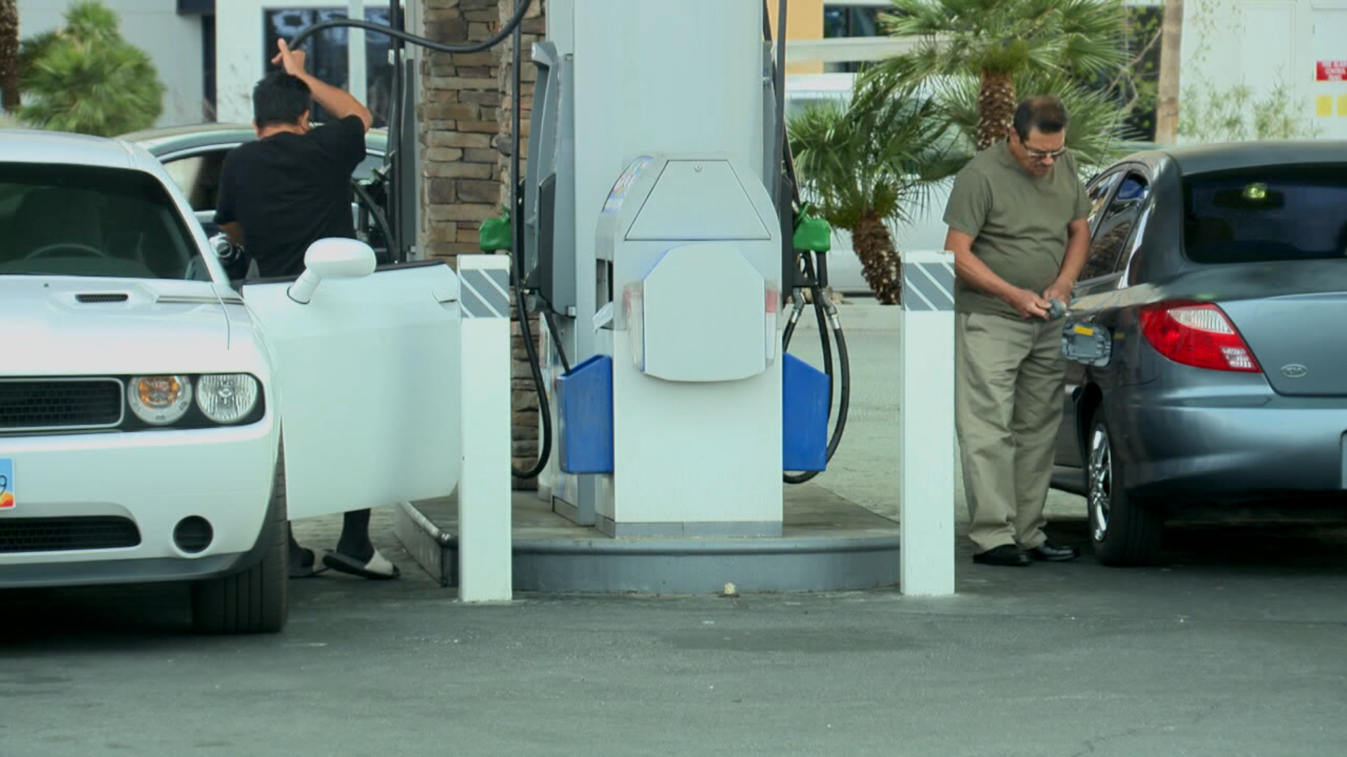 Comparing the cost of driving vs. flying to southwest cities for Thanksgiving