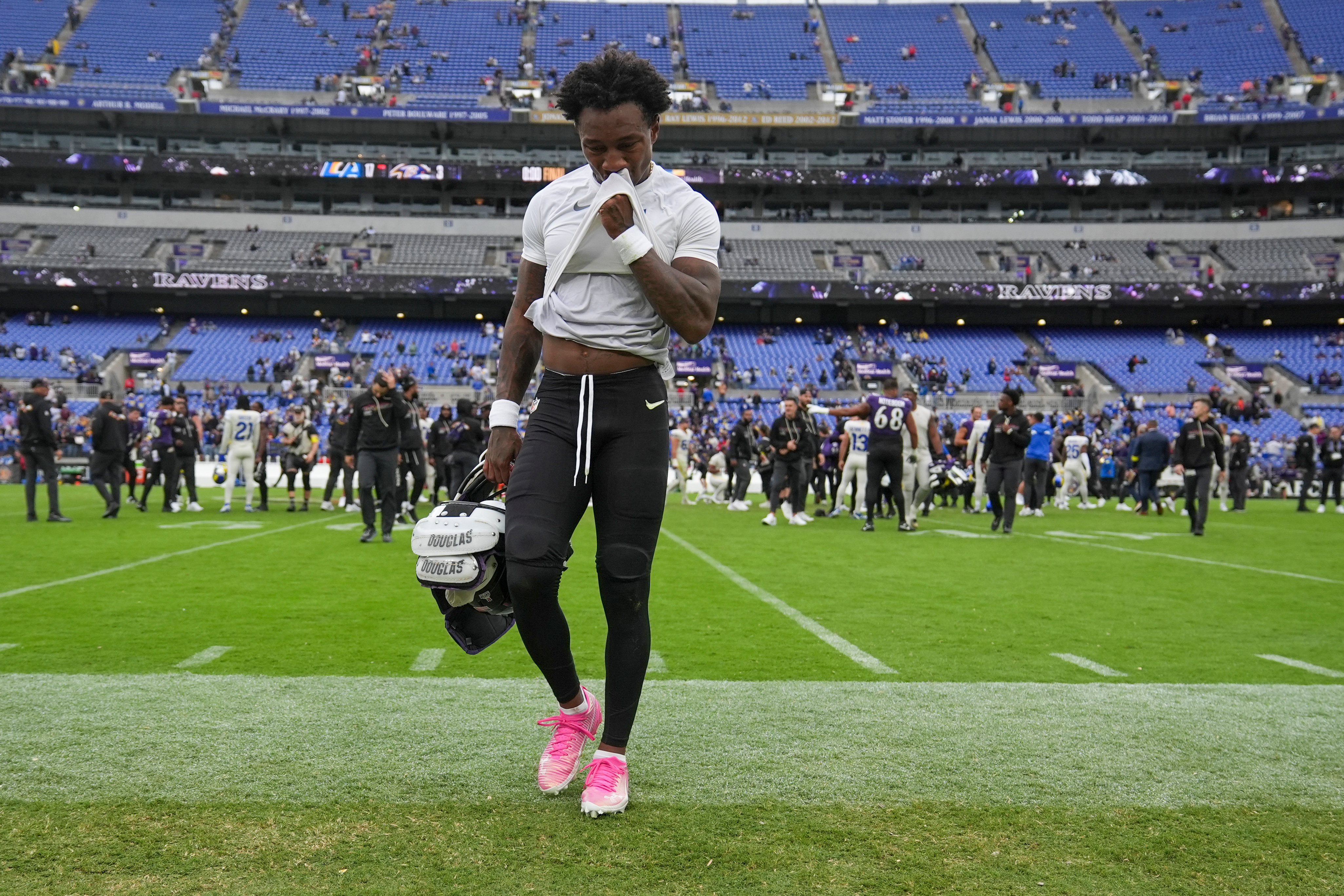 Rams Ravens Football