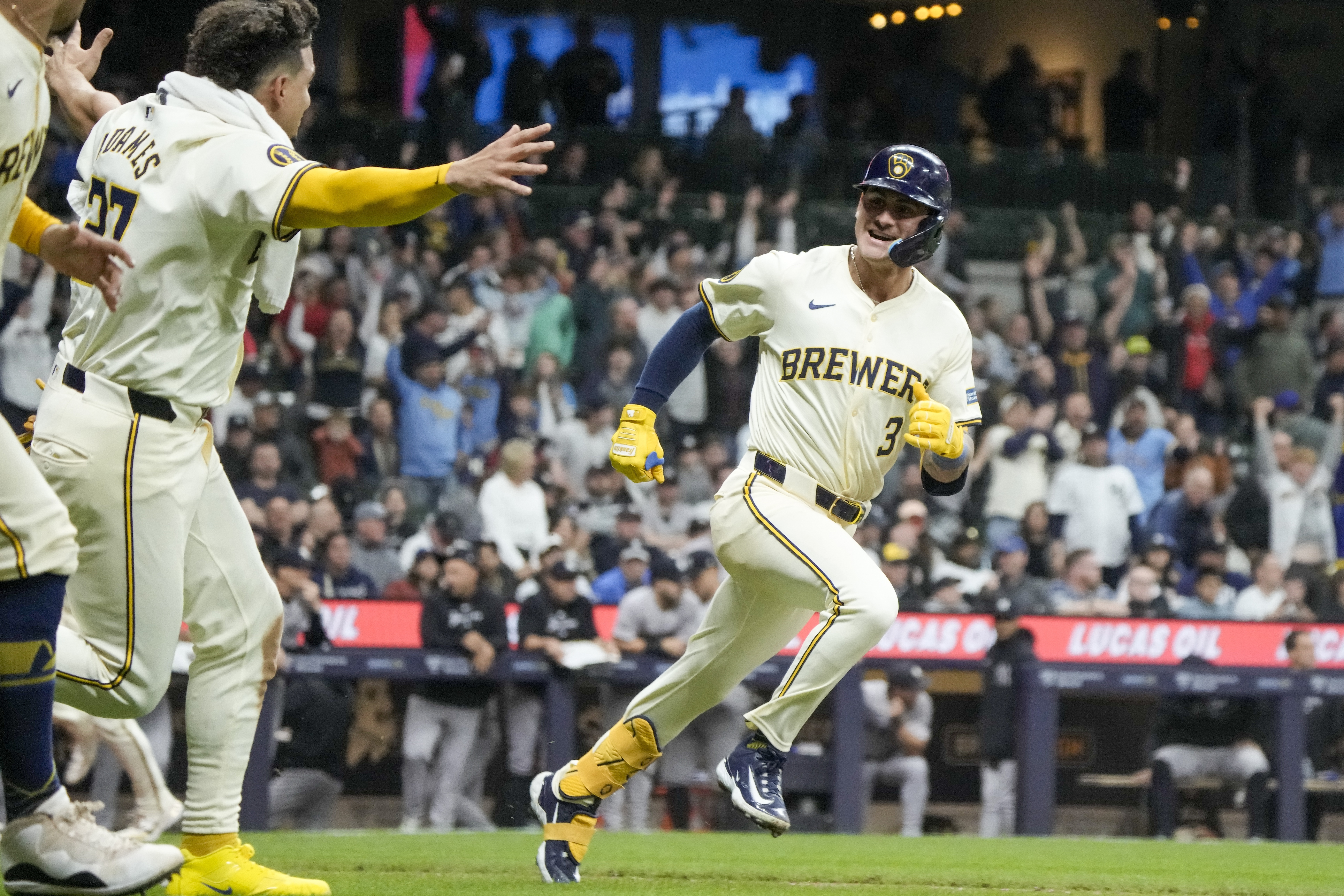 Yankees Brewers Baseball