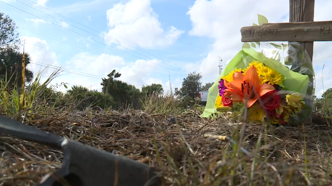A memorial for a crash victim on Bridge Road in Martin County on Jan. 7, 2022.jpg