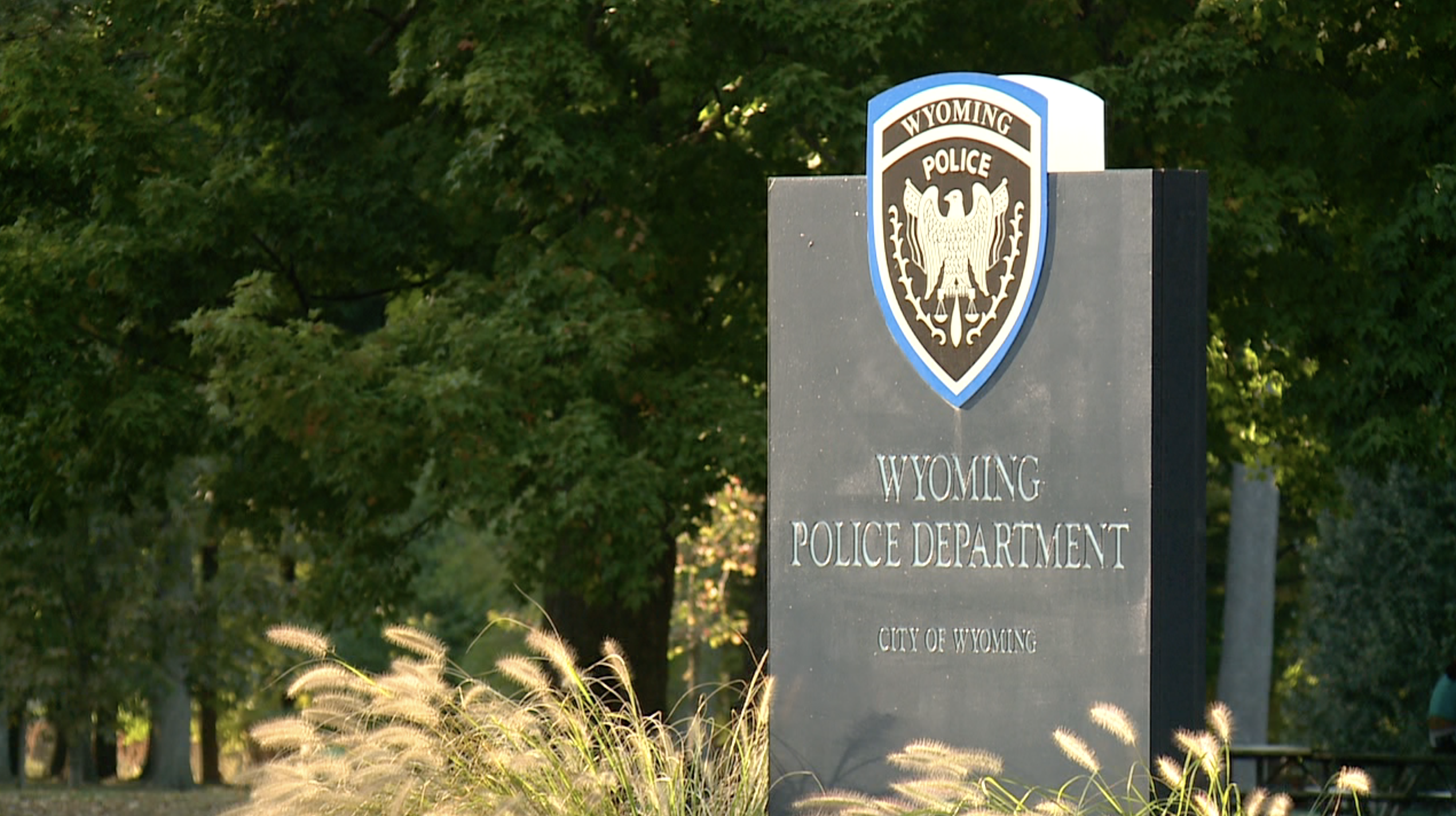 Wyoming police department public safety sign.png