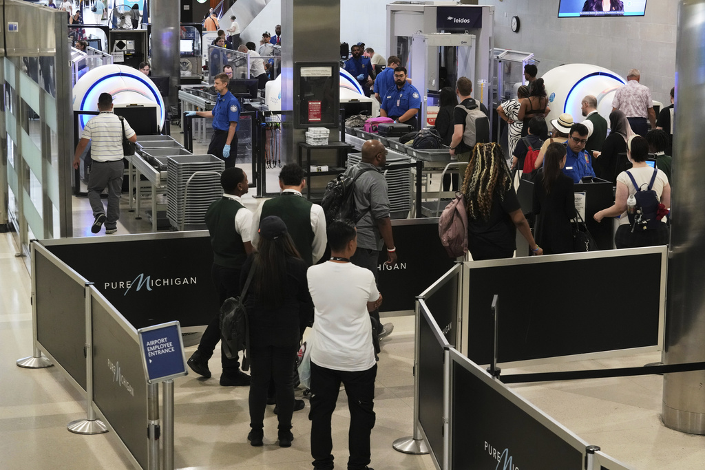 TSA Detroit Metro Airport 2025