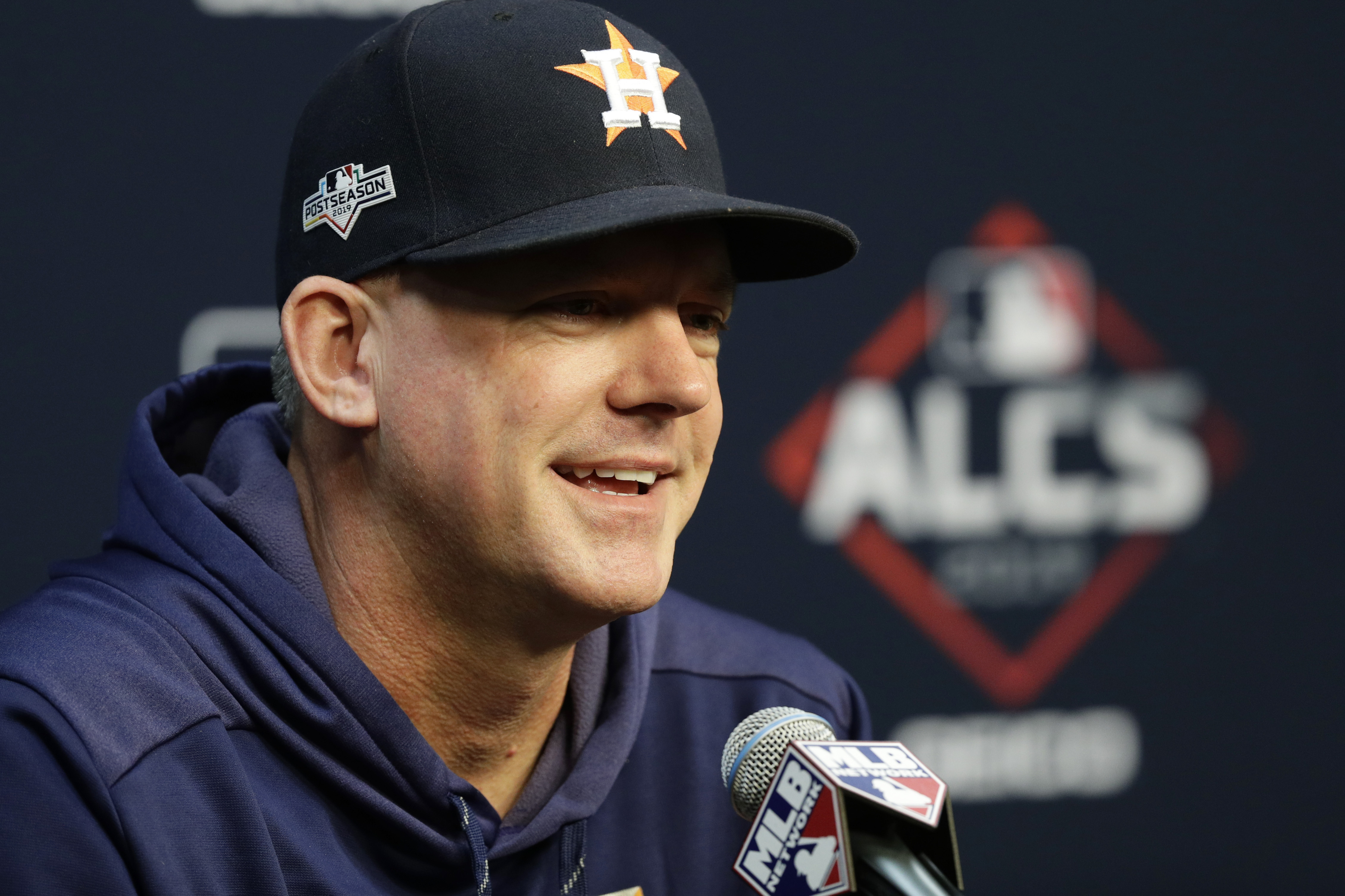 Former Astros manager A.J. Hinch reportedly the favorite to coach Tigers