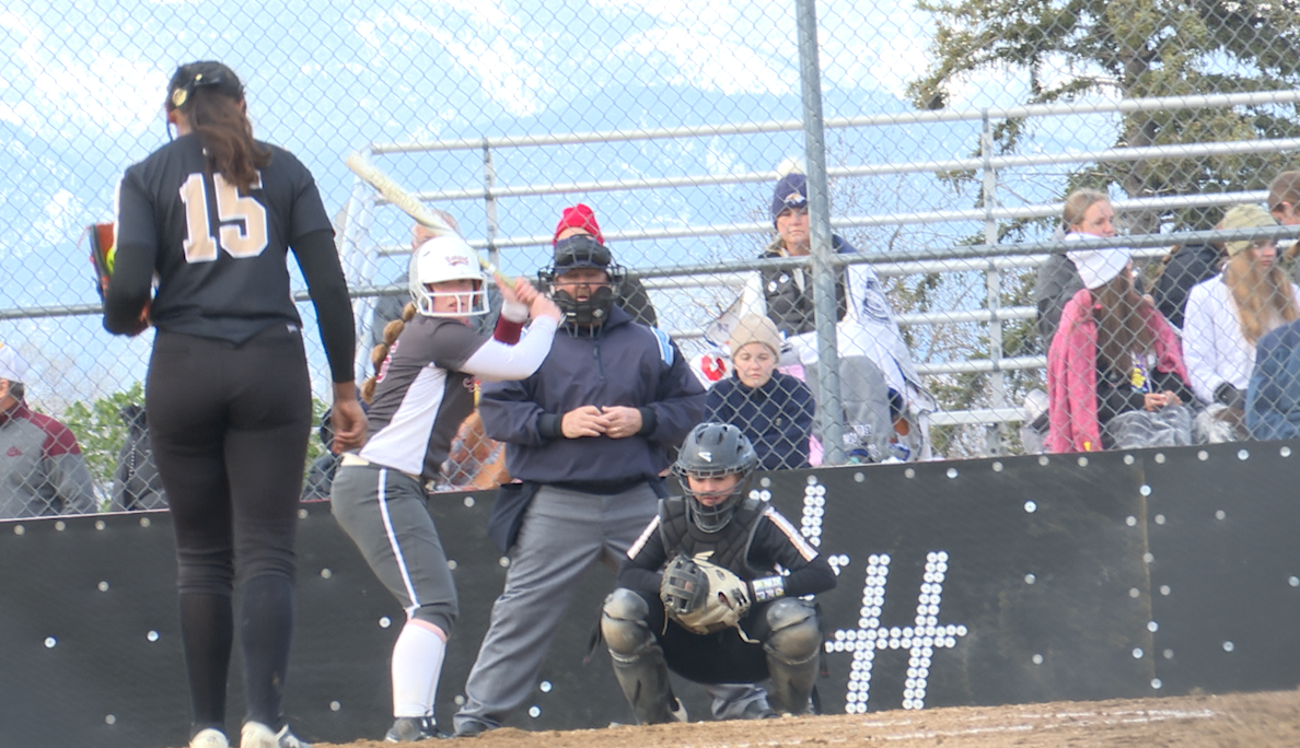 Bruins snag league title in 10-1 crosstown win 