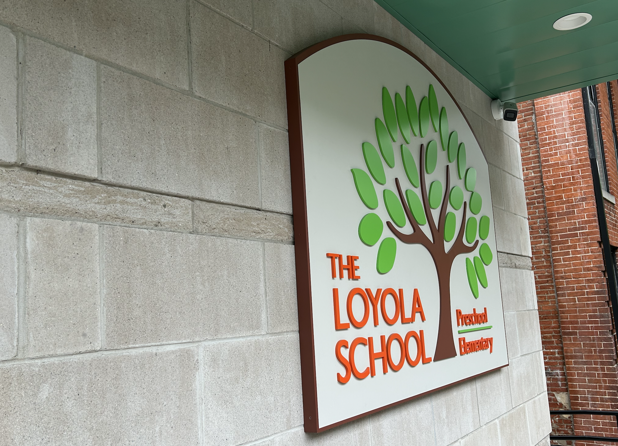 loyola school.png
