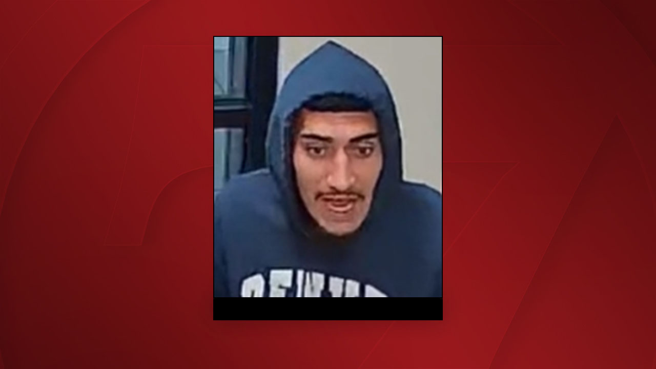 Denver aggravated robbery suspect.jpg