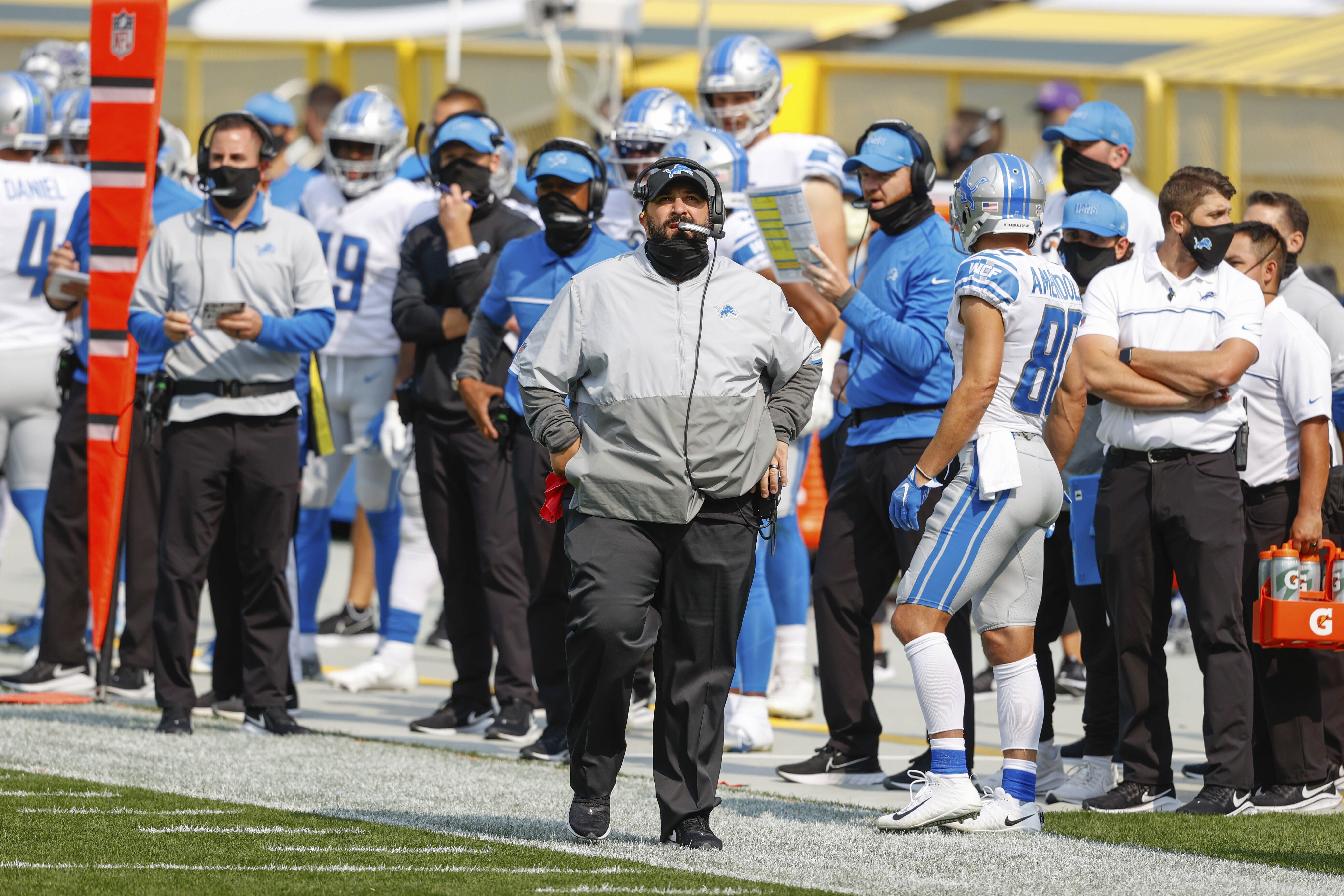 Pass-rush struggles continue for Lions, who can't stop the run either